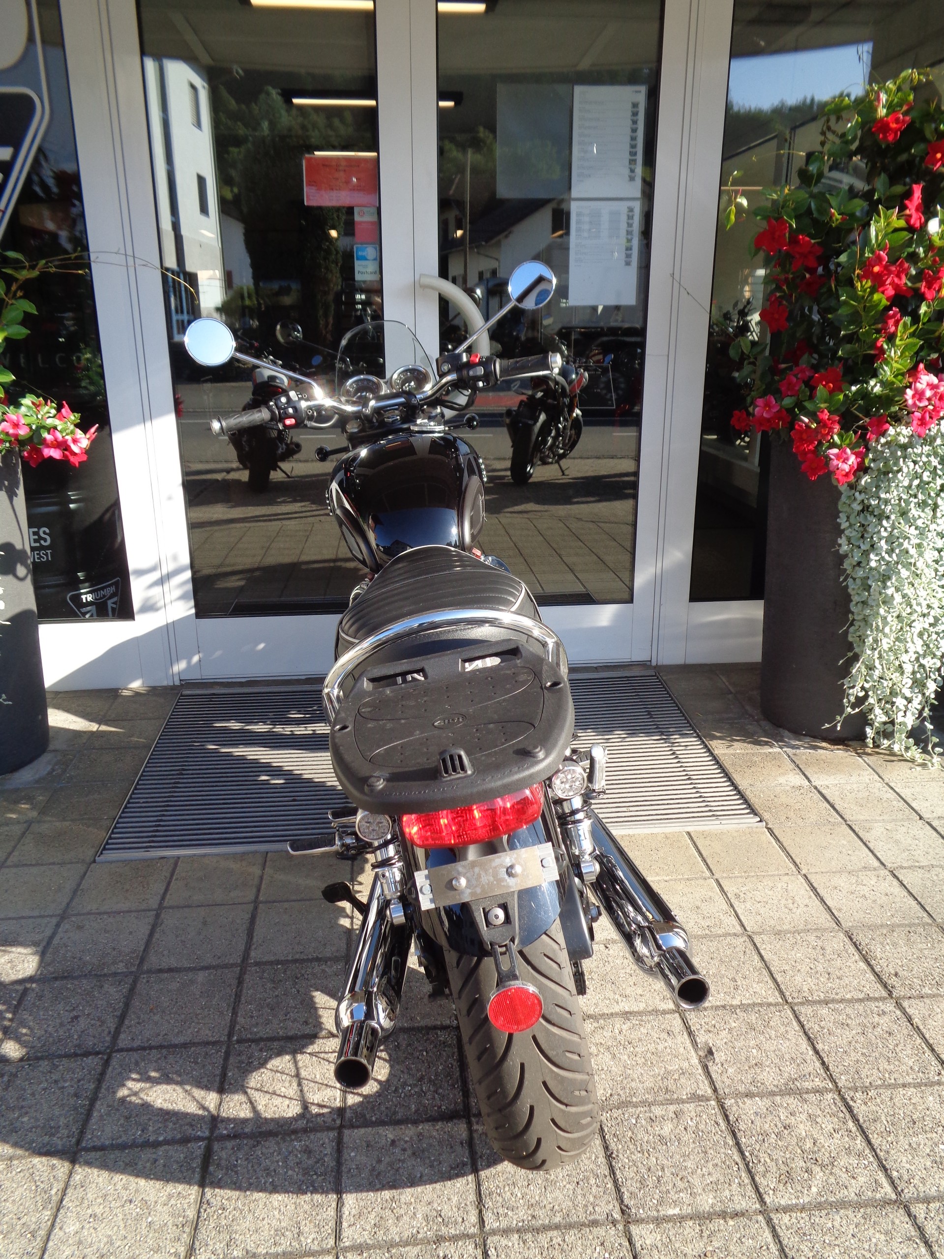 TRIUMPH Bonneville T120 ABS-image-8