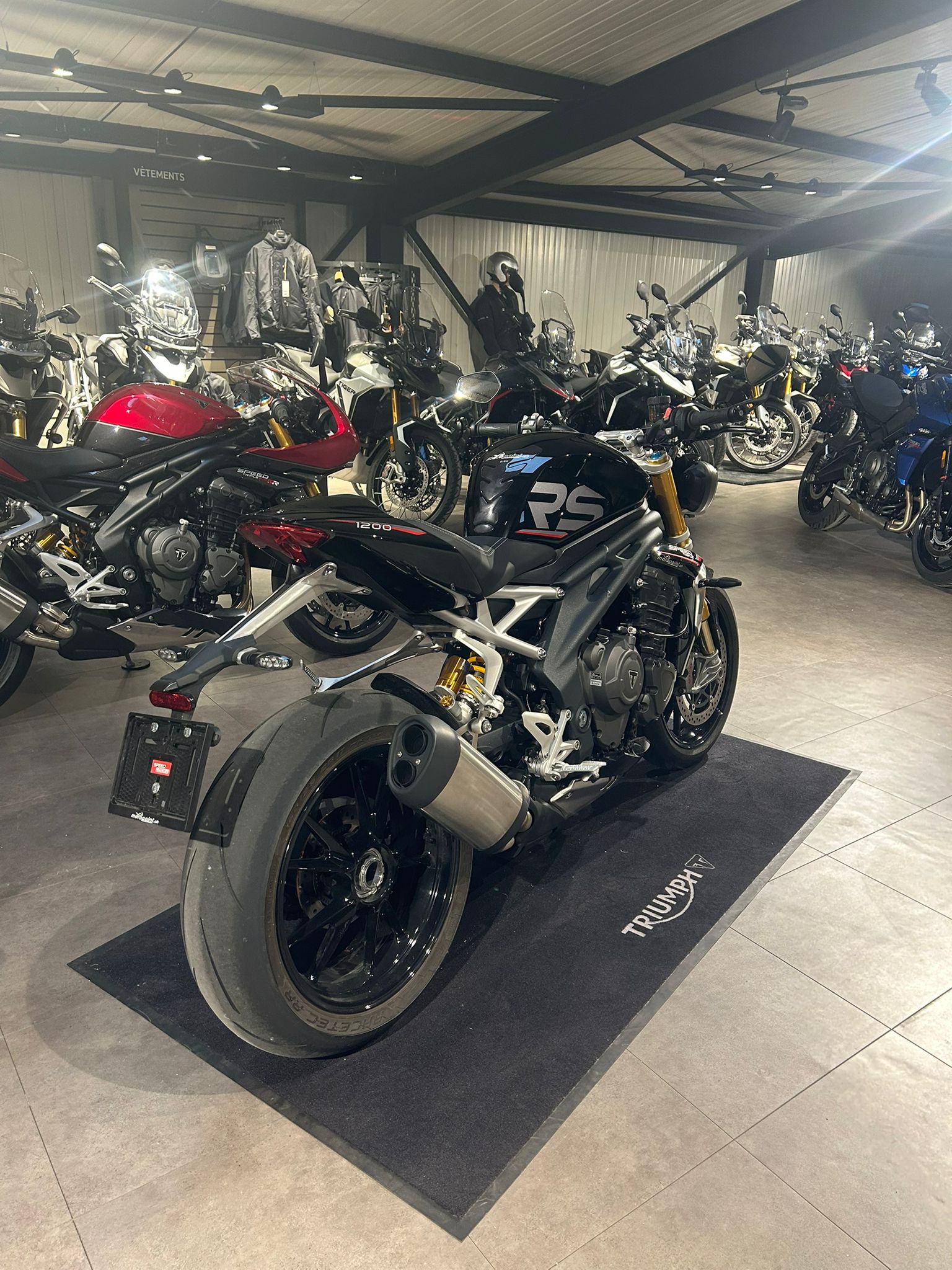 TRIUMPH Speed Triple RS-showroom-element-2
