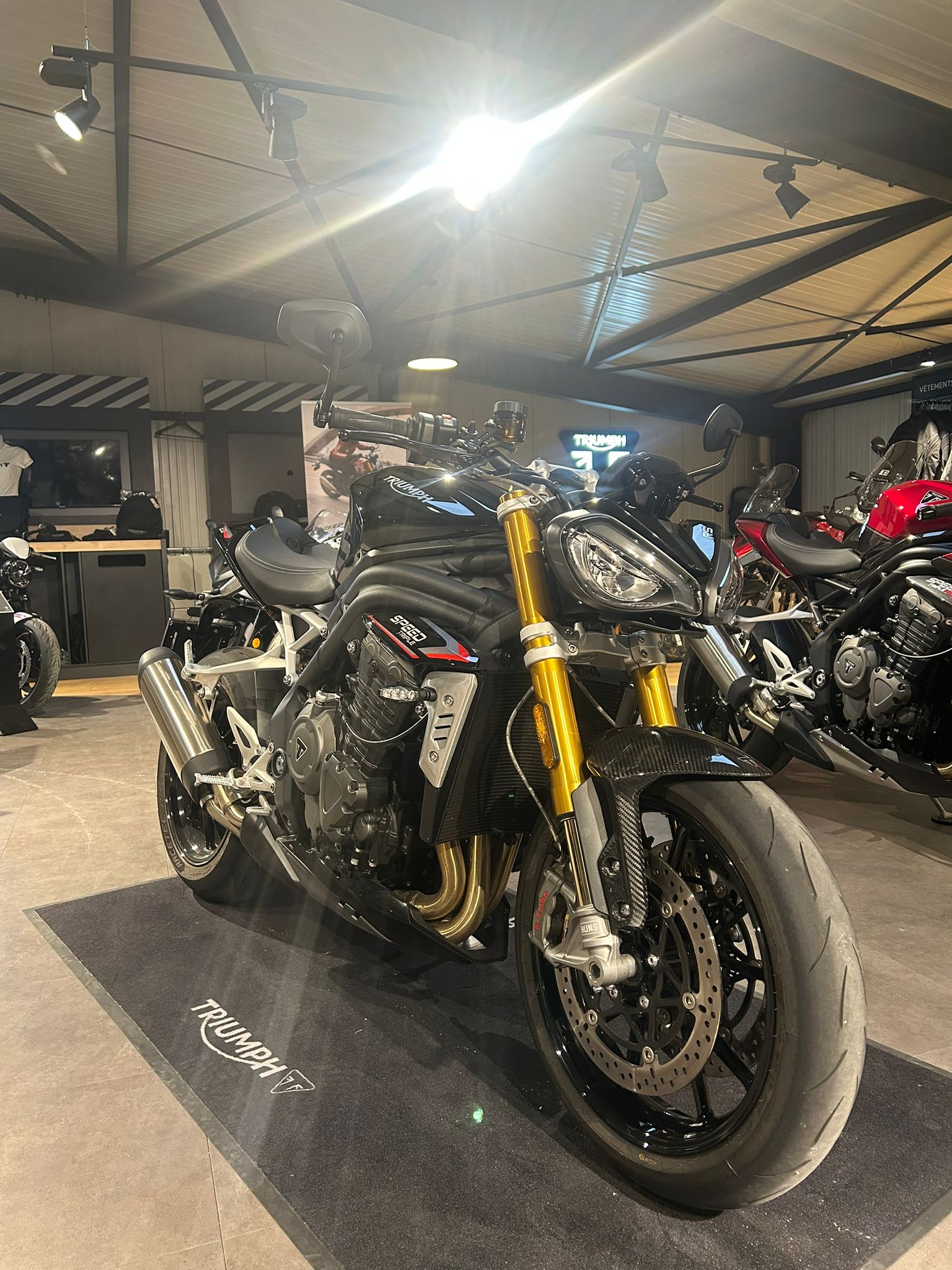 TRIUMPH Speed Triple RS-showroom-element-1