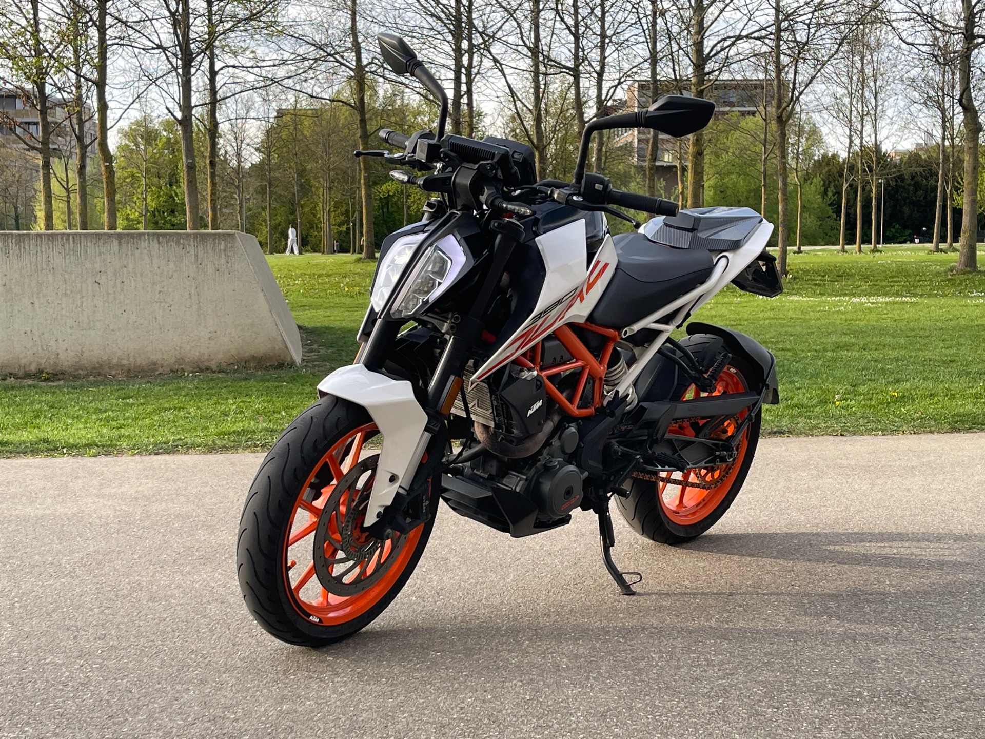 KTM 390 Duke ABS-image-2