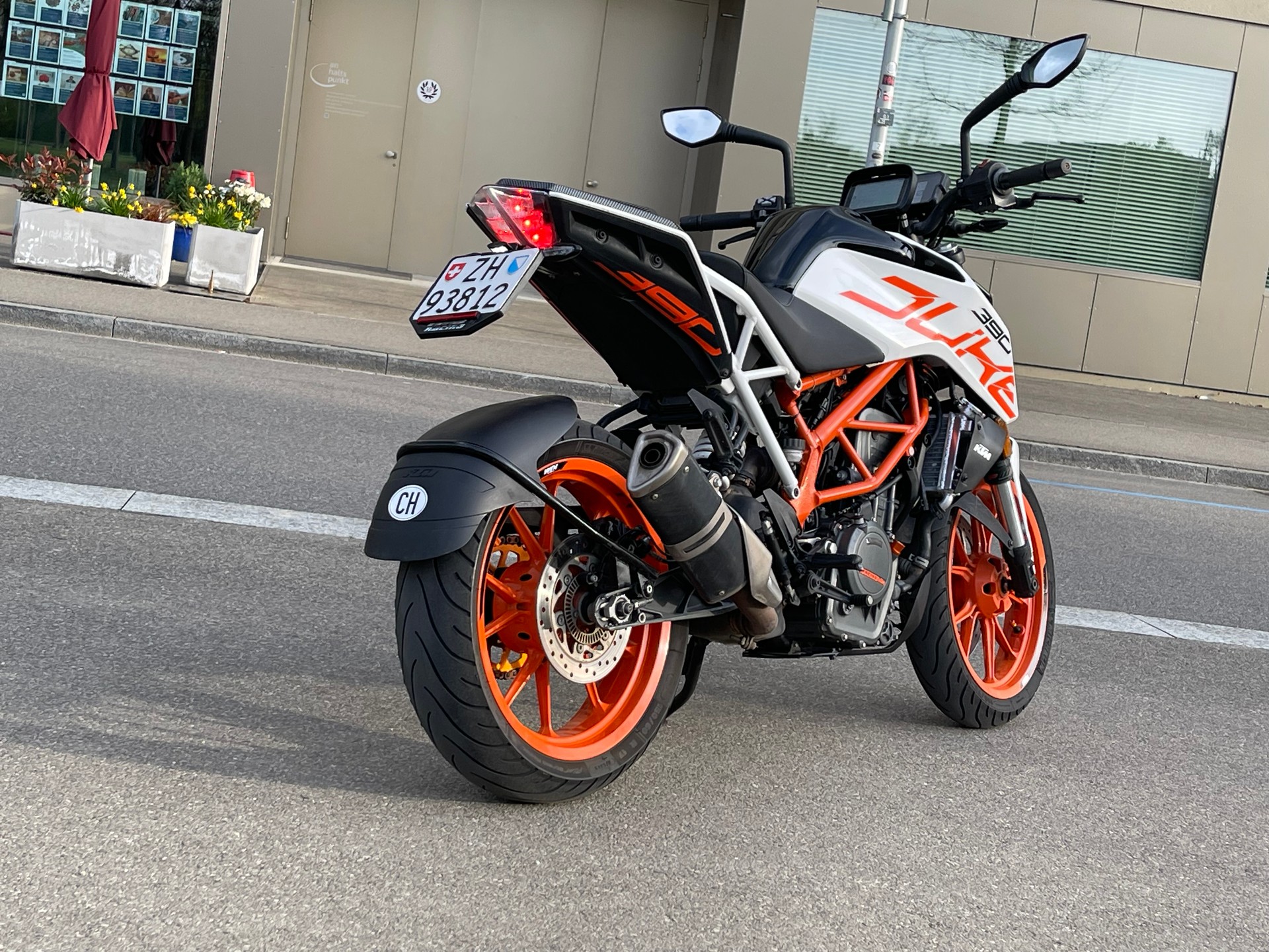 KTM 390 Duke ABS-image-6