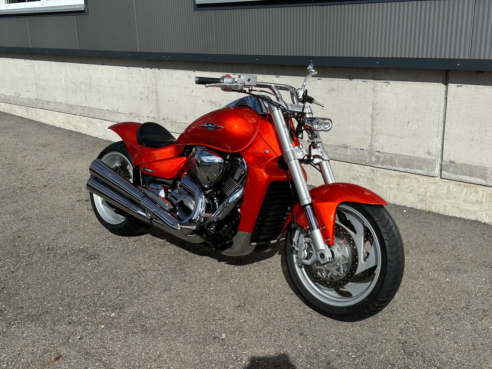 SUZUKI M 1800 R K7