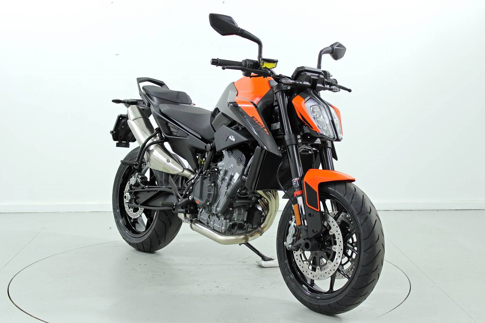 KTM 890 Duke ABS-showroom-element-1