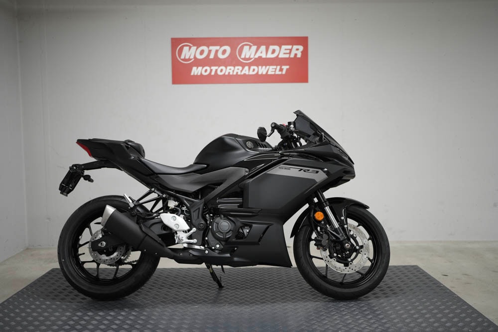YAMAHA R3-showroom-element-1