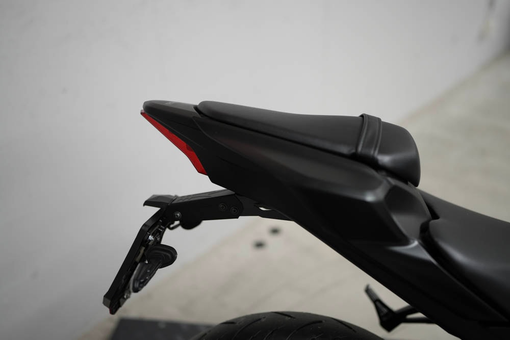 YAMAHA R3-showroom-element-3