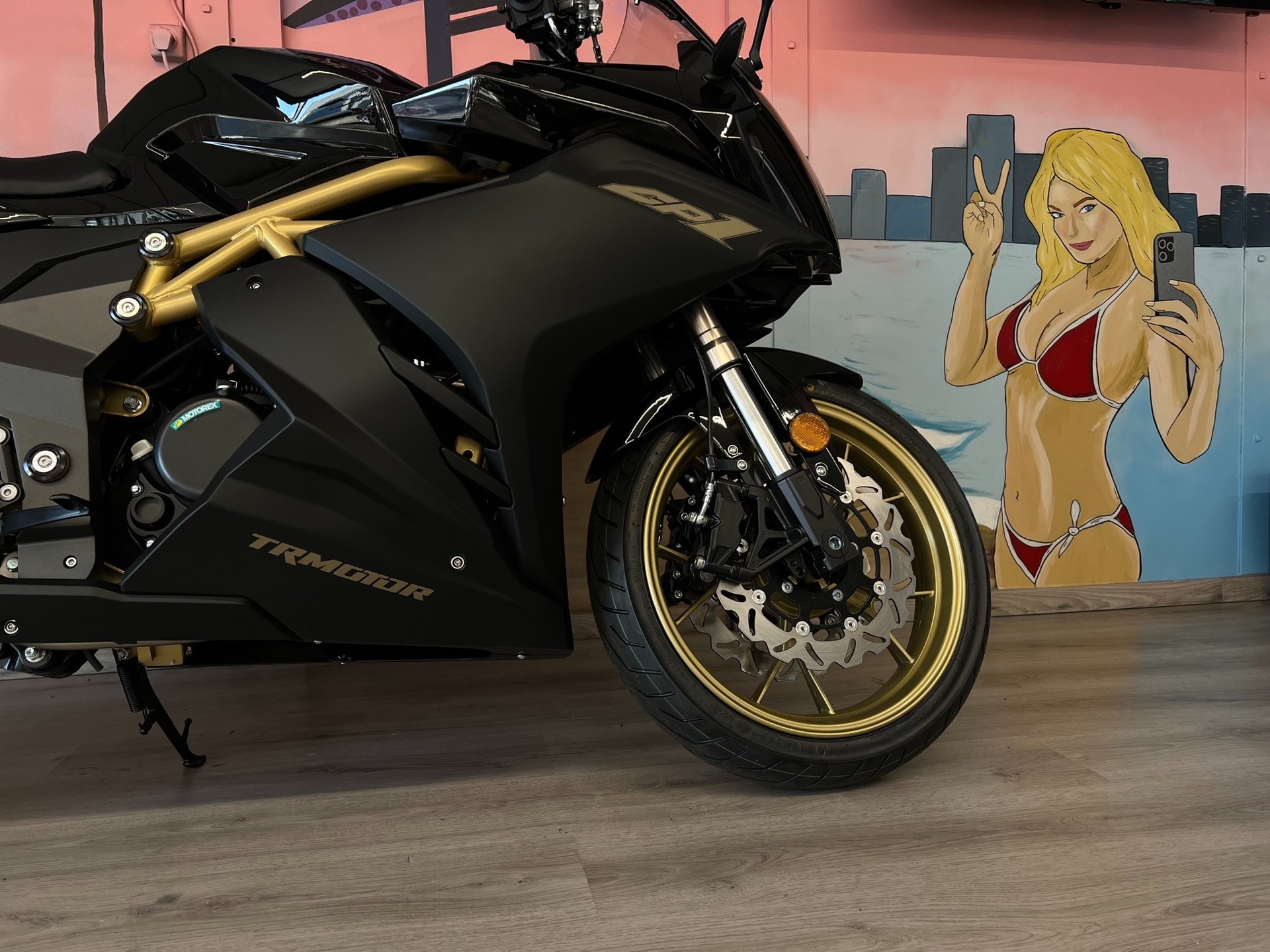 TRMOTOR GP 1 125cc-showroom-element-2