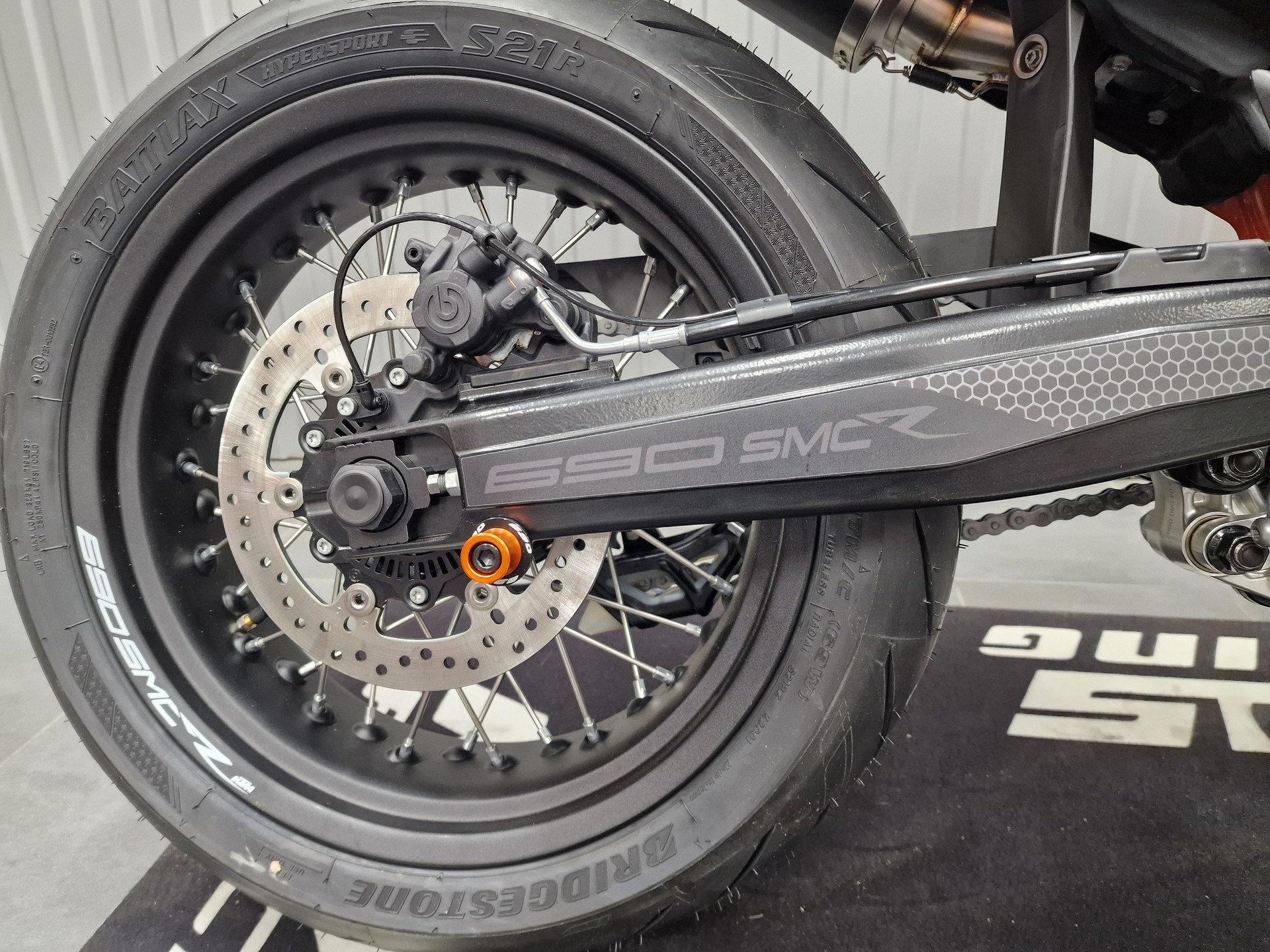 KTM 690 SMC R ABS (35 kW)-showroom-element-3