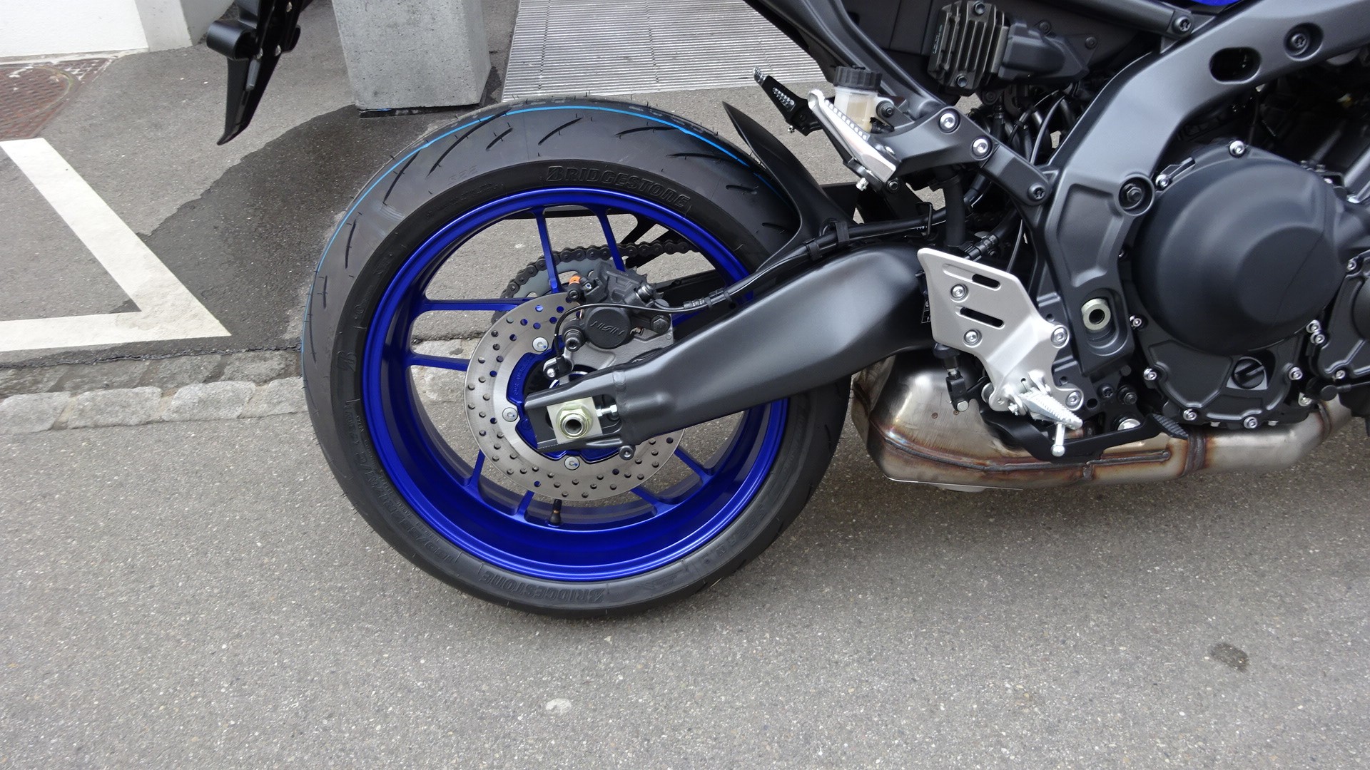 YAMAHA MT-09-showroom-element-3