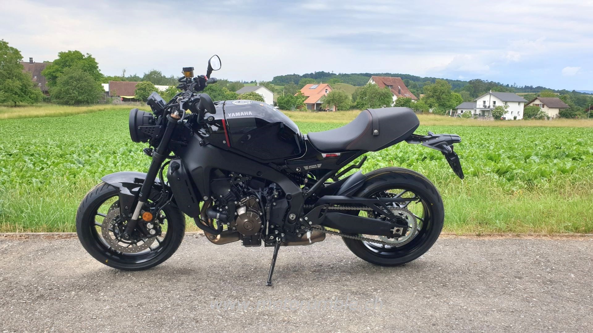 YAMAHA XSR900-image-3