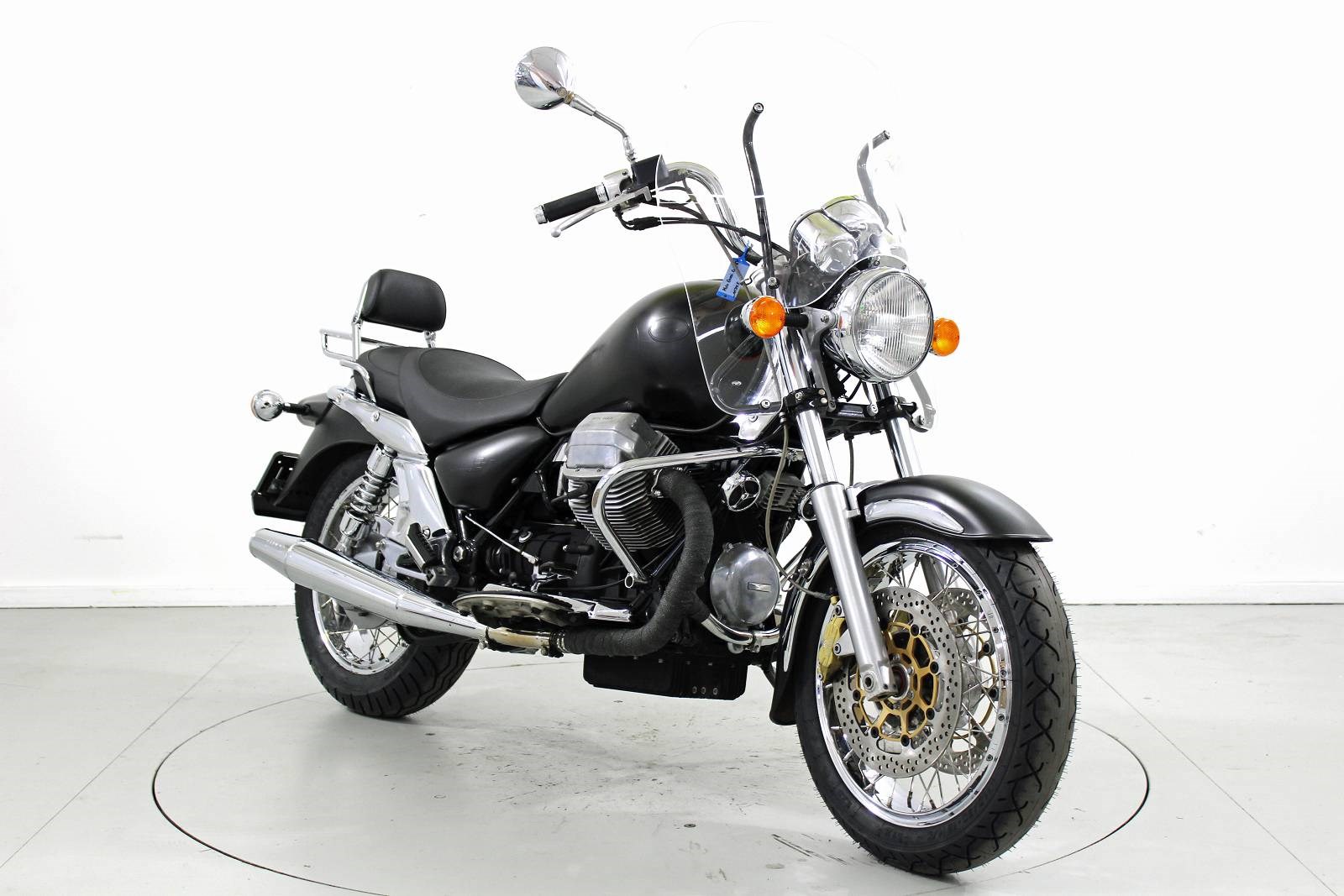 MOTO GUZZI California EV-showroom-element-1