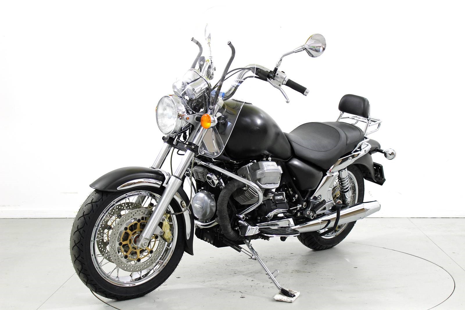 MOTO GUZZI California EV-showroom-element-2