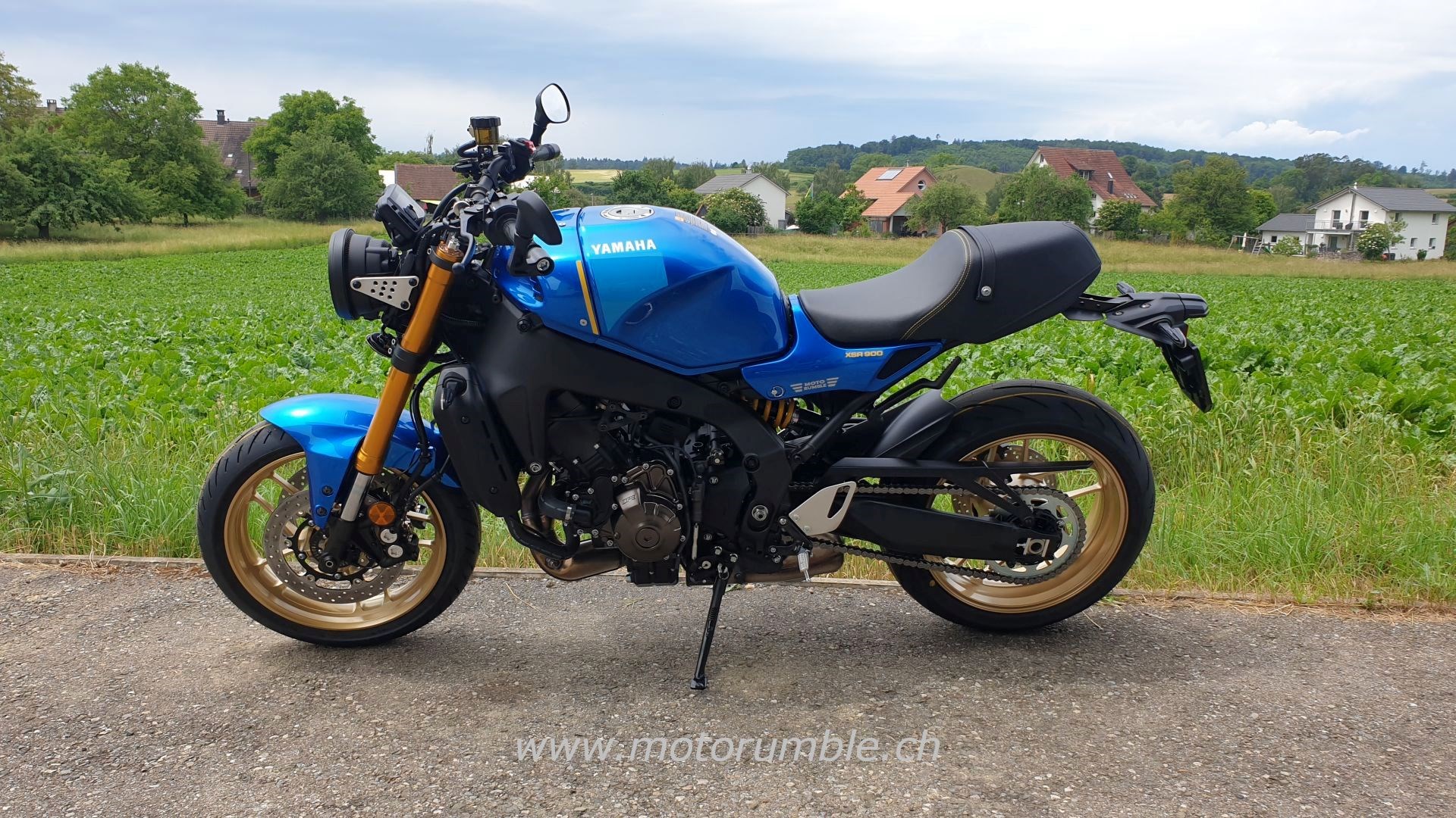 YAMAHA XSR900-image-3