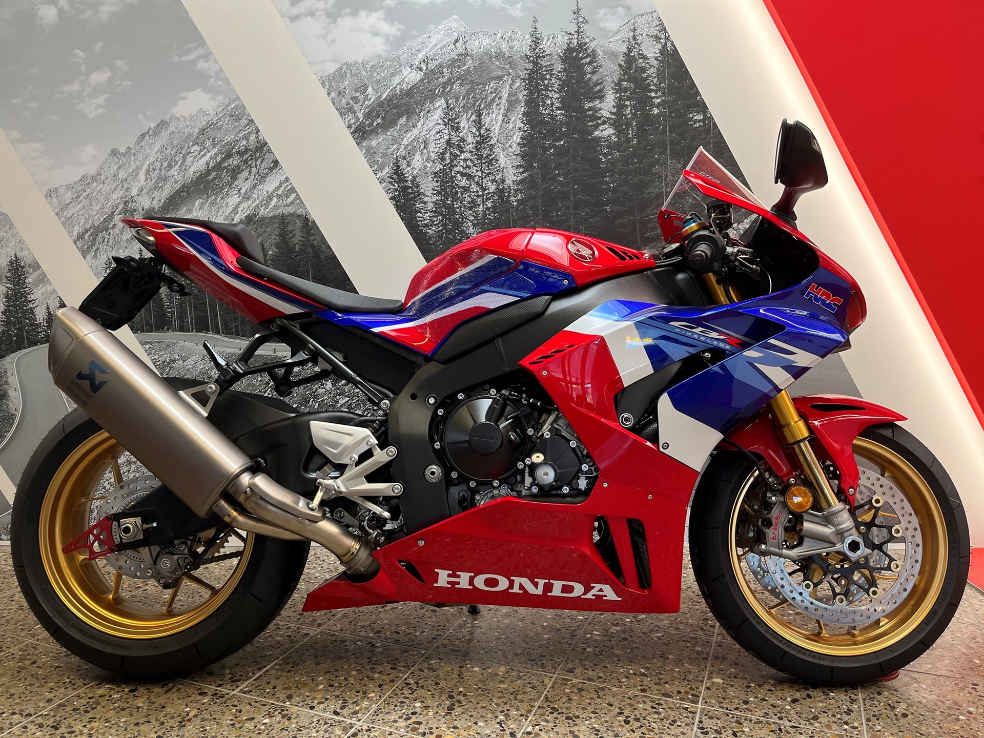 HONDA CBR 1000 RR-R SP mit Heckumbau, Sportscheibe-image-0