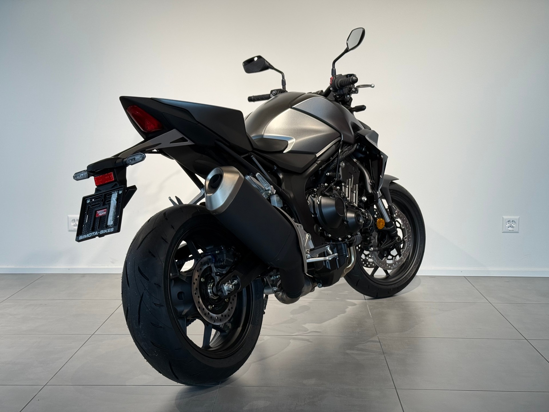 HONDA Hornet-showroom-element-3