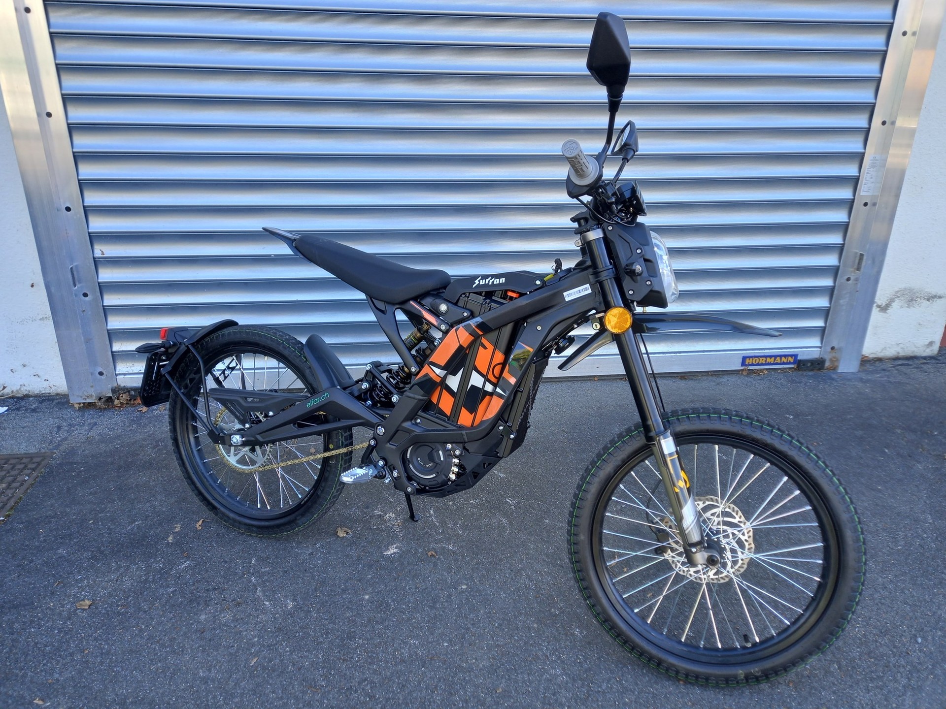 SUR-RON Light Bee L1e mit X Controller AKTION-showroom-element-1
