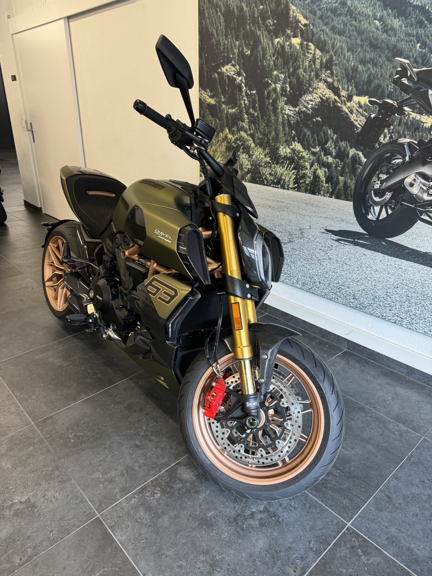 DUCATI Diavel 1260-showroom-element-2