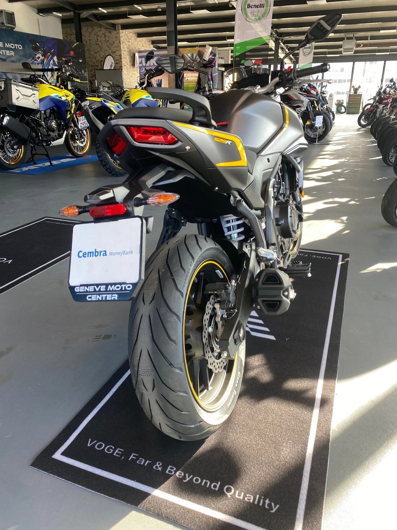 VOGE 525 R-showroom-element-3