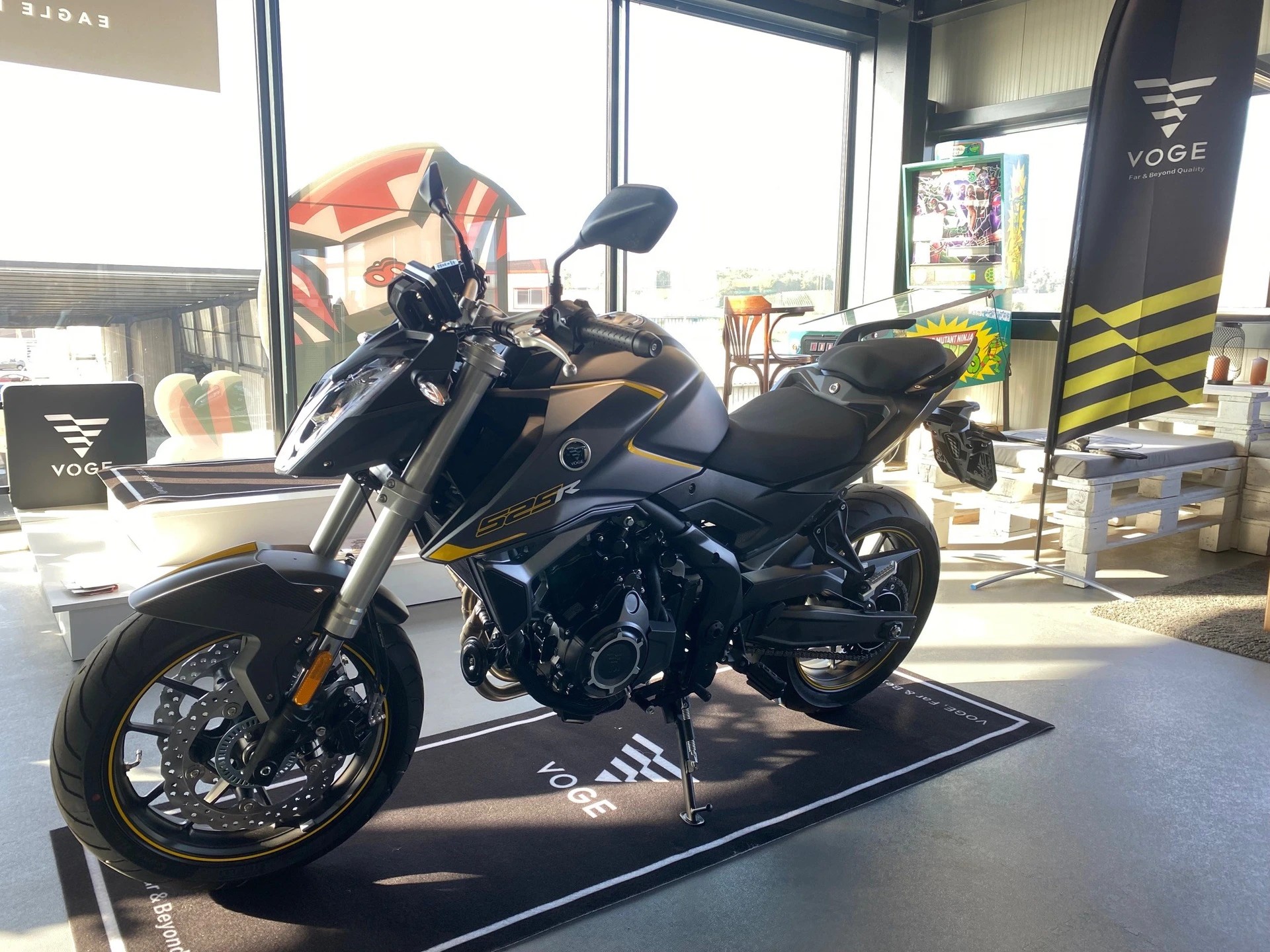 VOGE 525 R-showroom-element-1