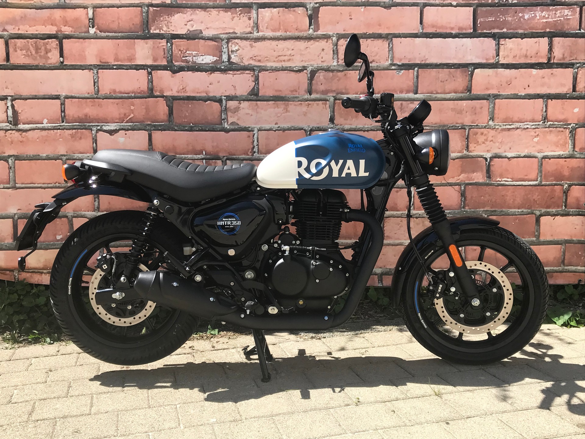 ROYAL ENFIELD Hntr 350 Rebel