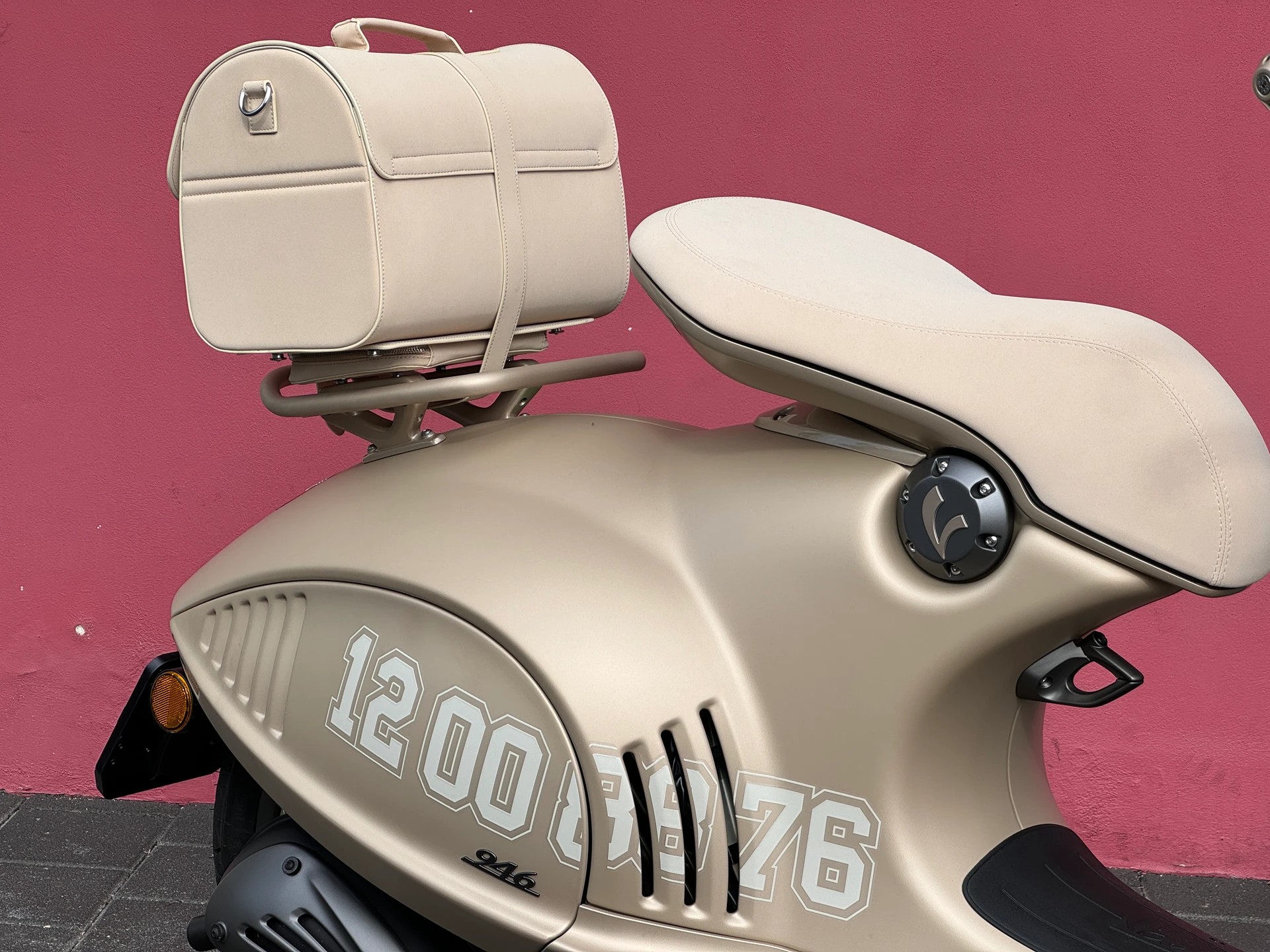 PIAGGIO Vespa 946 125 Dragon-showroom-element-3