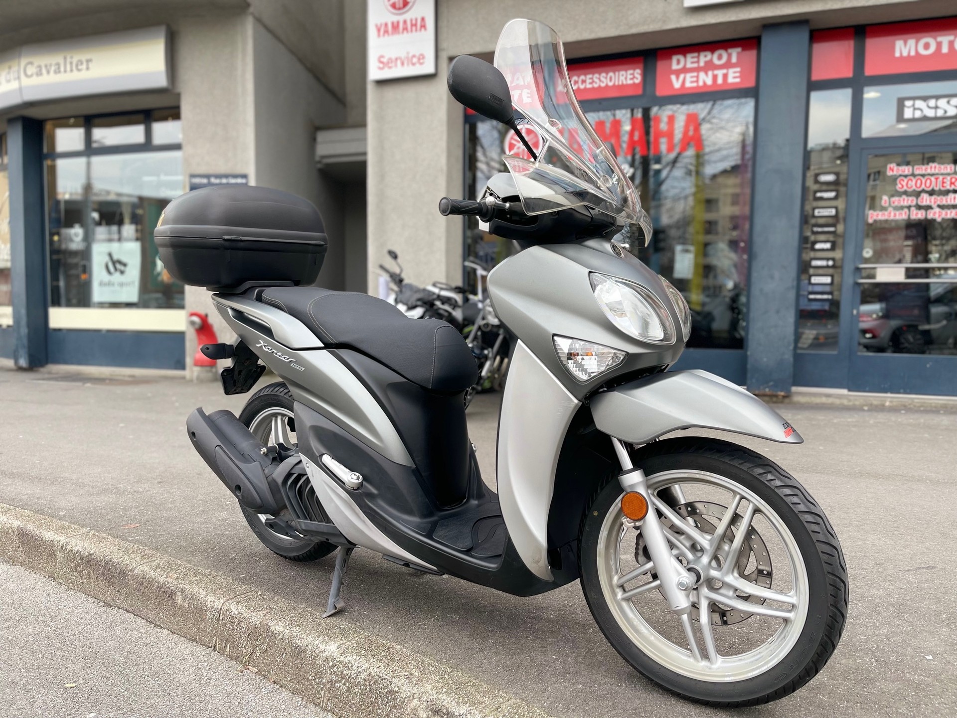 YAMAHA Xenter 125 UBS-showroom-element-1