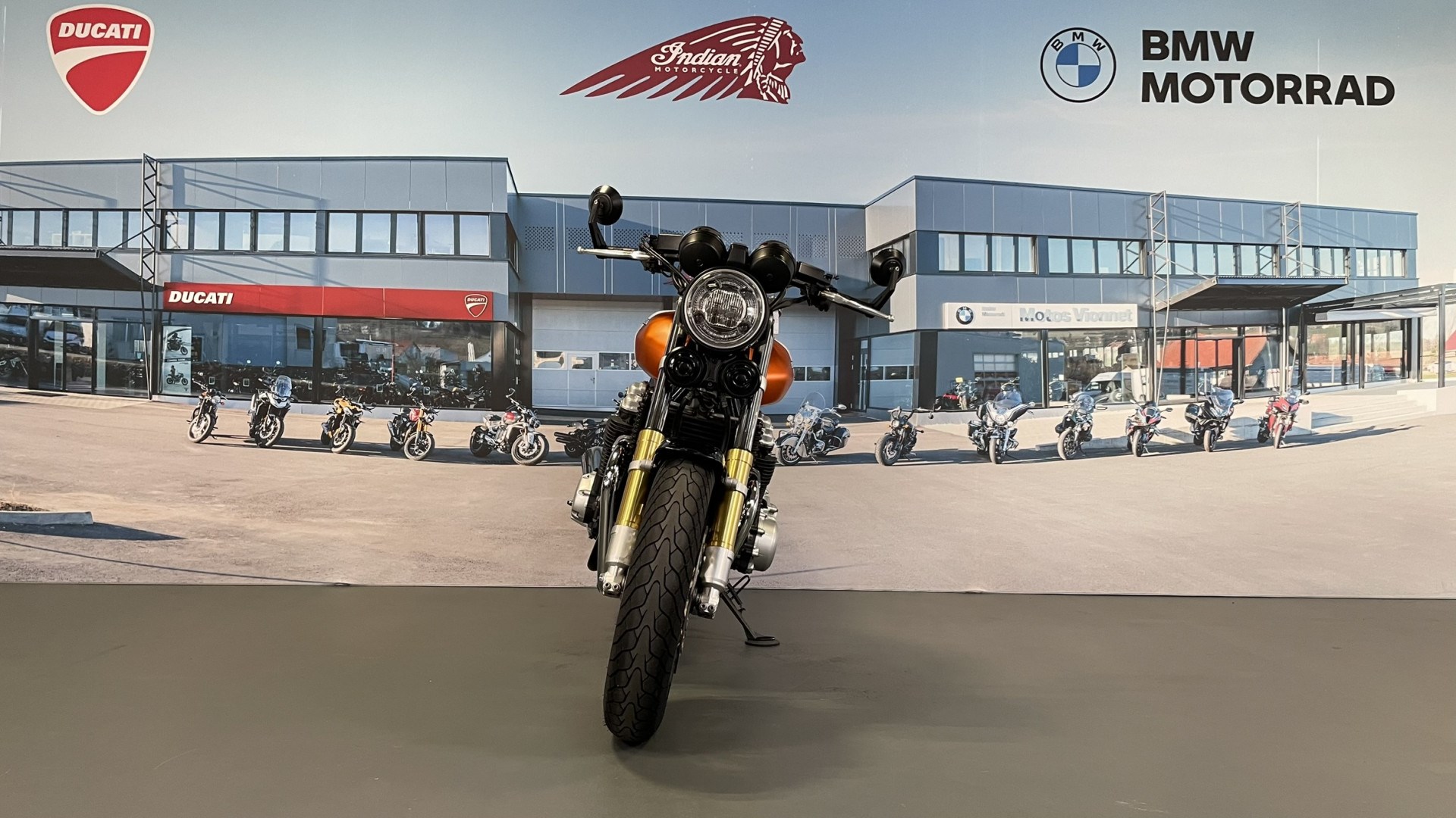 HONDA CB 1100 RS 70th Swiss Limited Edition-showroom-element-1