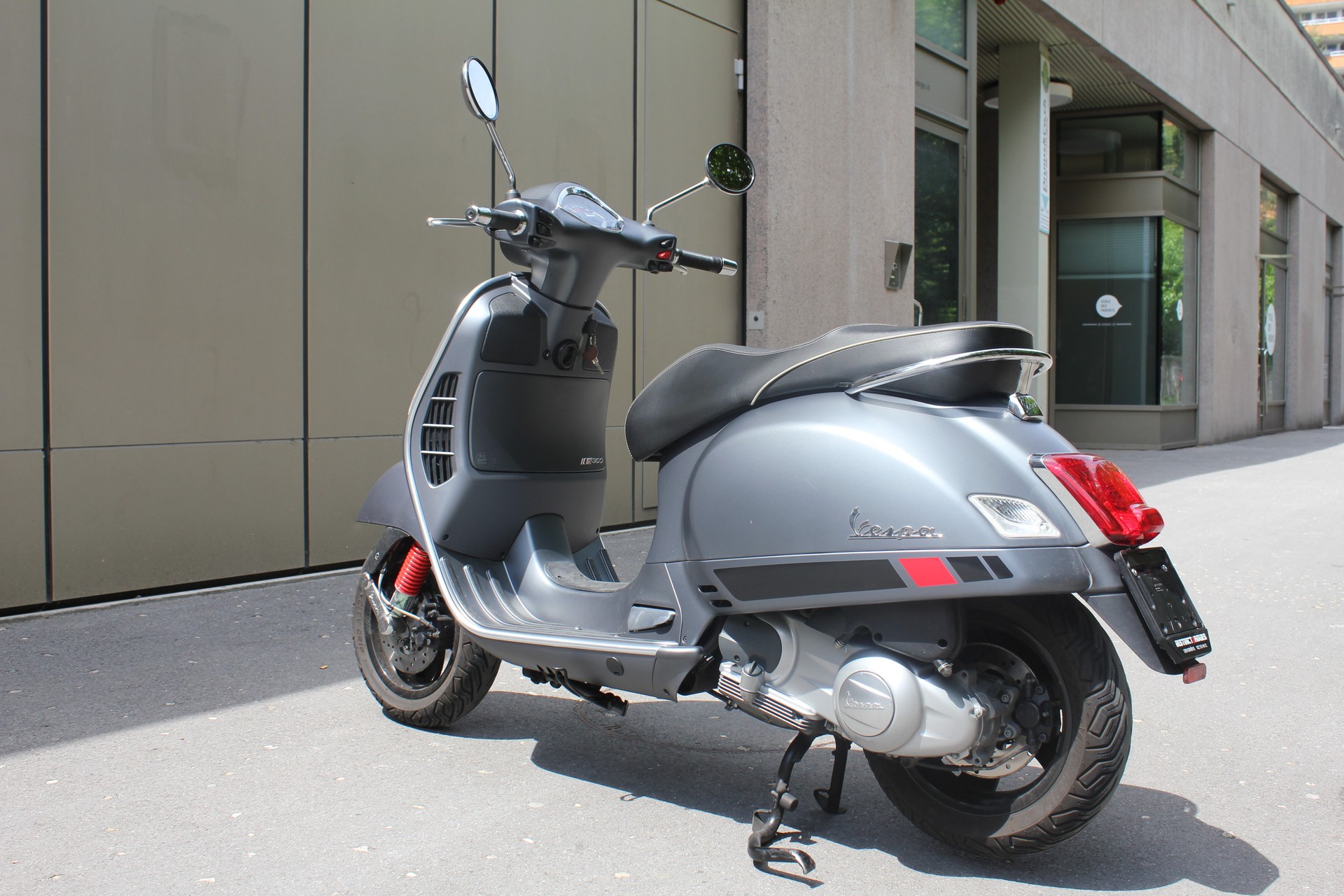 PIAGGIO Vespa GTS Super 300 i.e Sport-showroom-element-3
