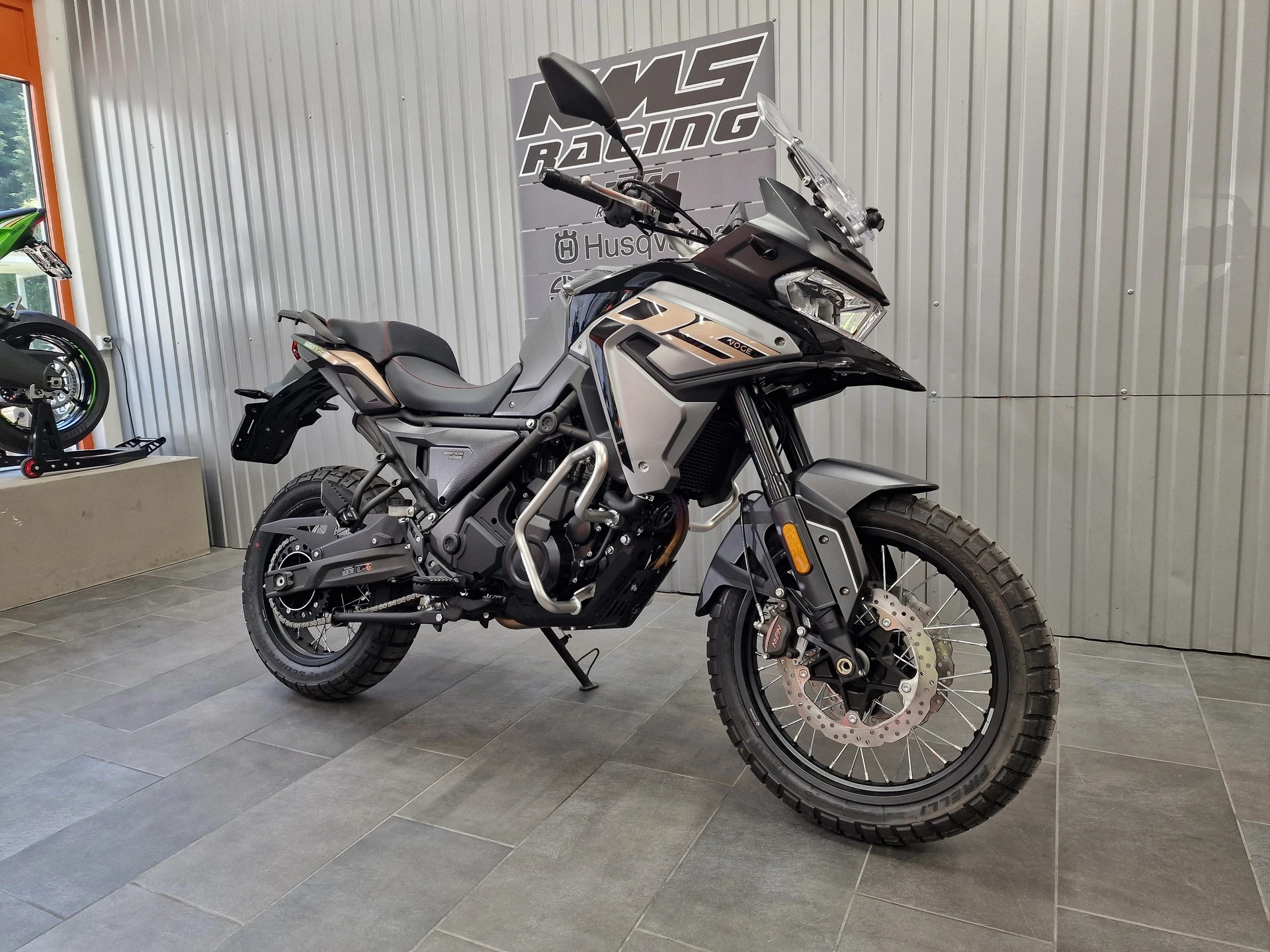 VOGE 650 DSX-showroom-element-2