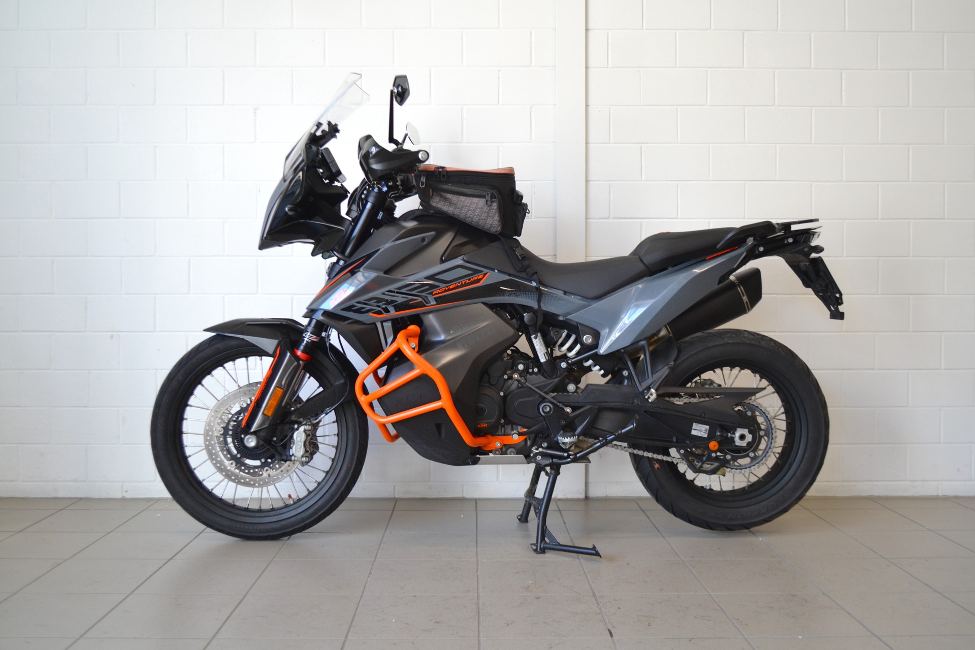 KTM 890 Adventure L-showroom-element-2