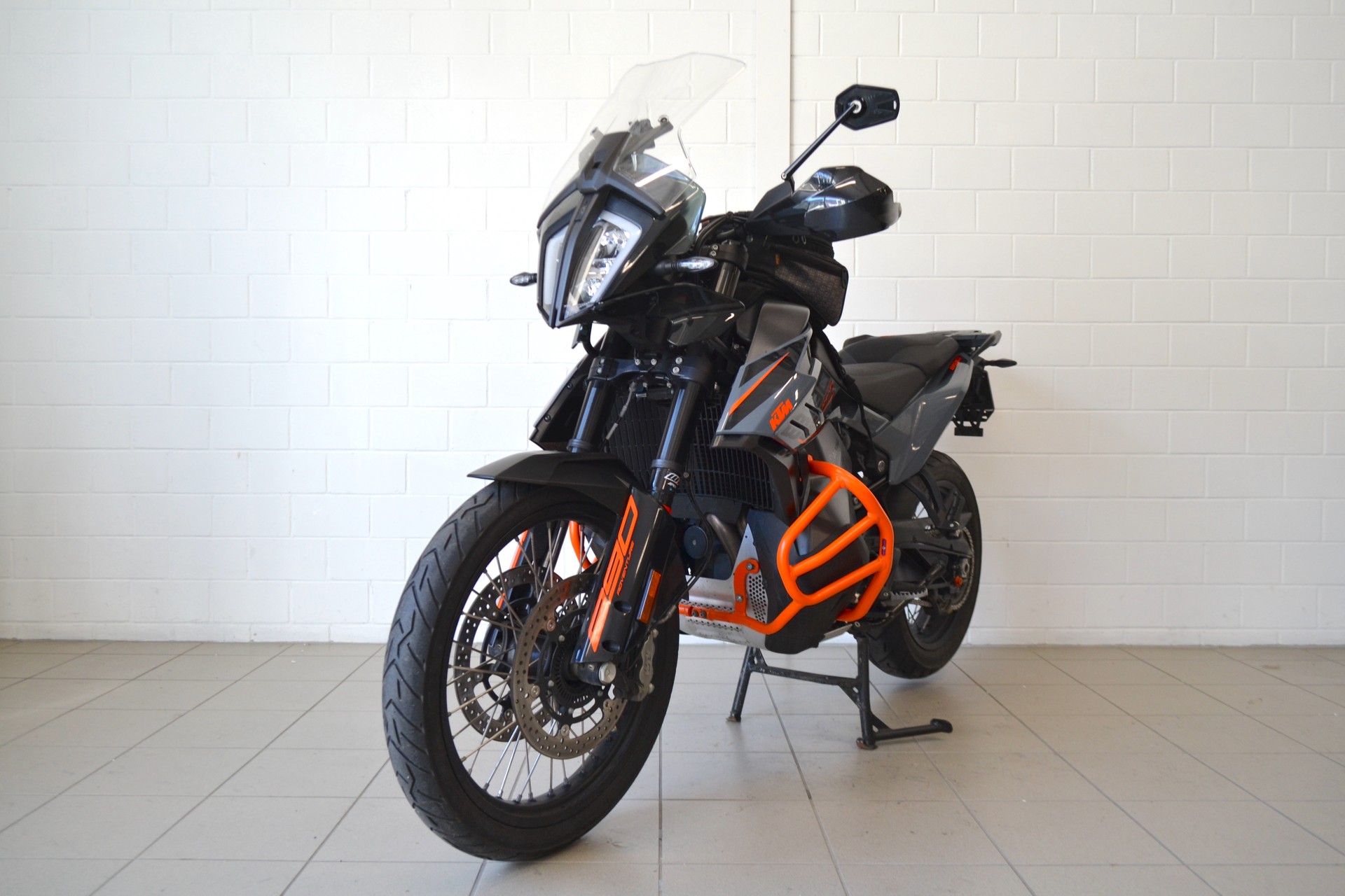 KTM 890 Adventure L-showroom-element-1
