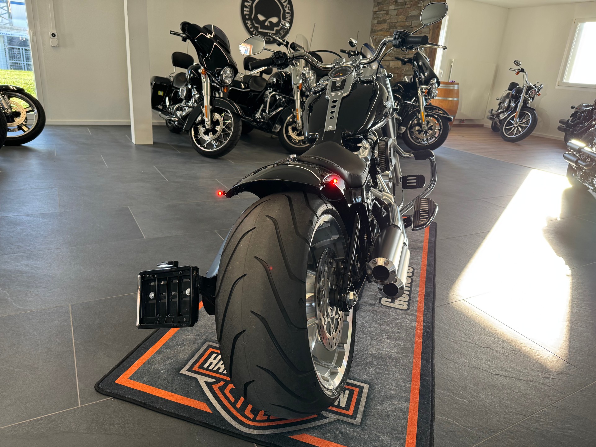 HARLEY-DAVIDSON FLFBS Fat Boy 114 ABS-showroom-element-3