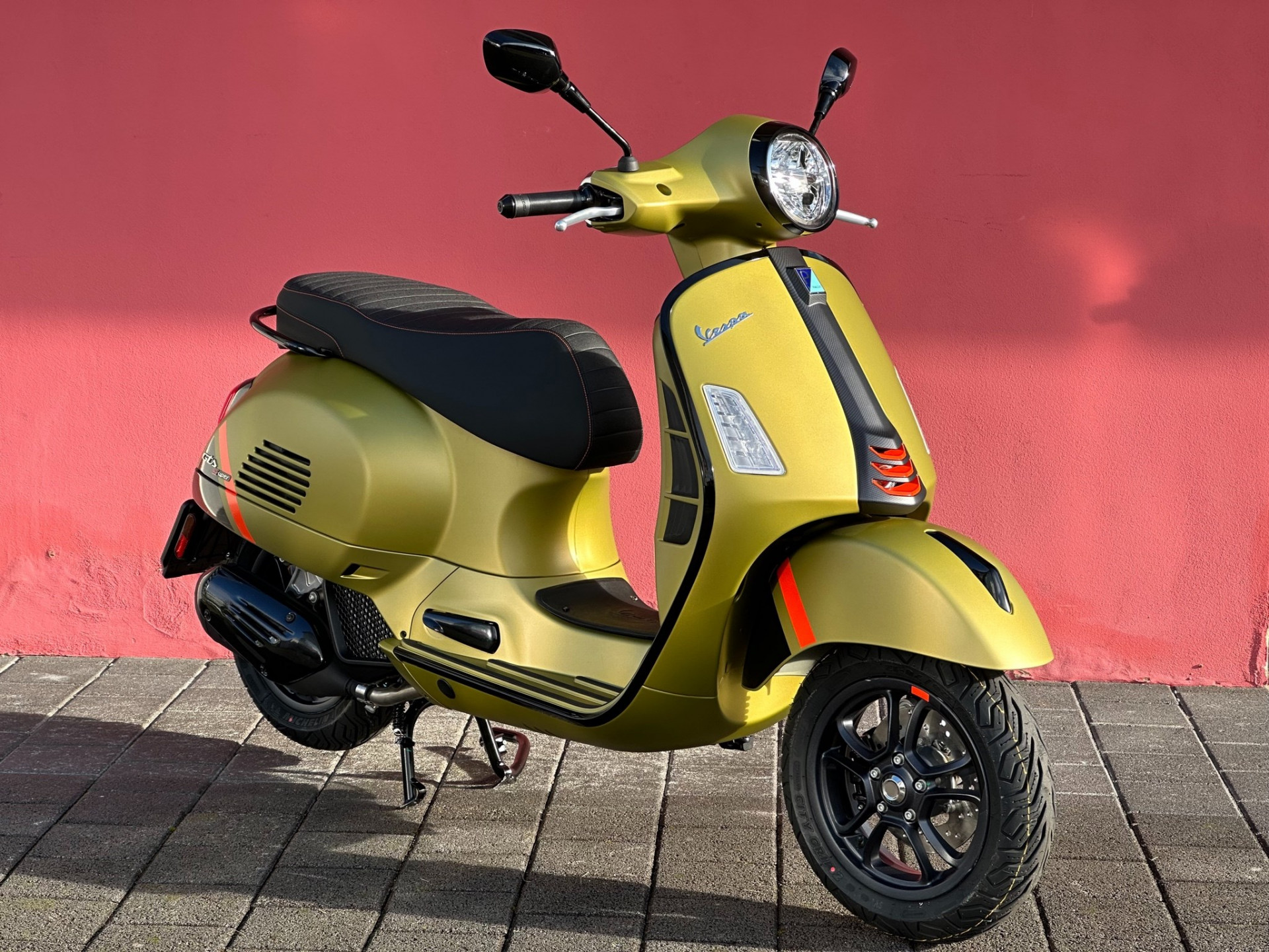 PIAGGIO Vespa GTS 300 Super Sport ABS - 4 Jahre Garantie + Gratis Topcase-image-2