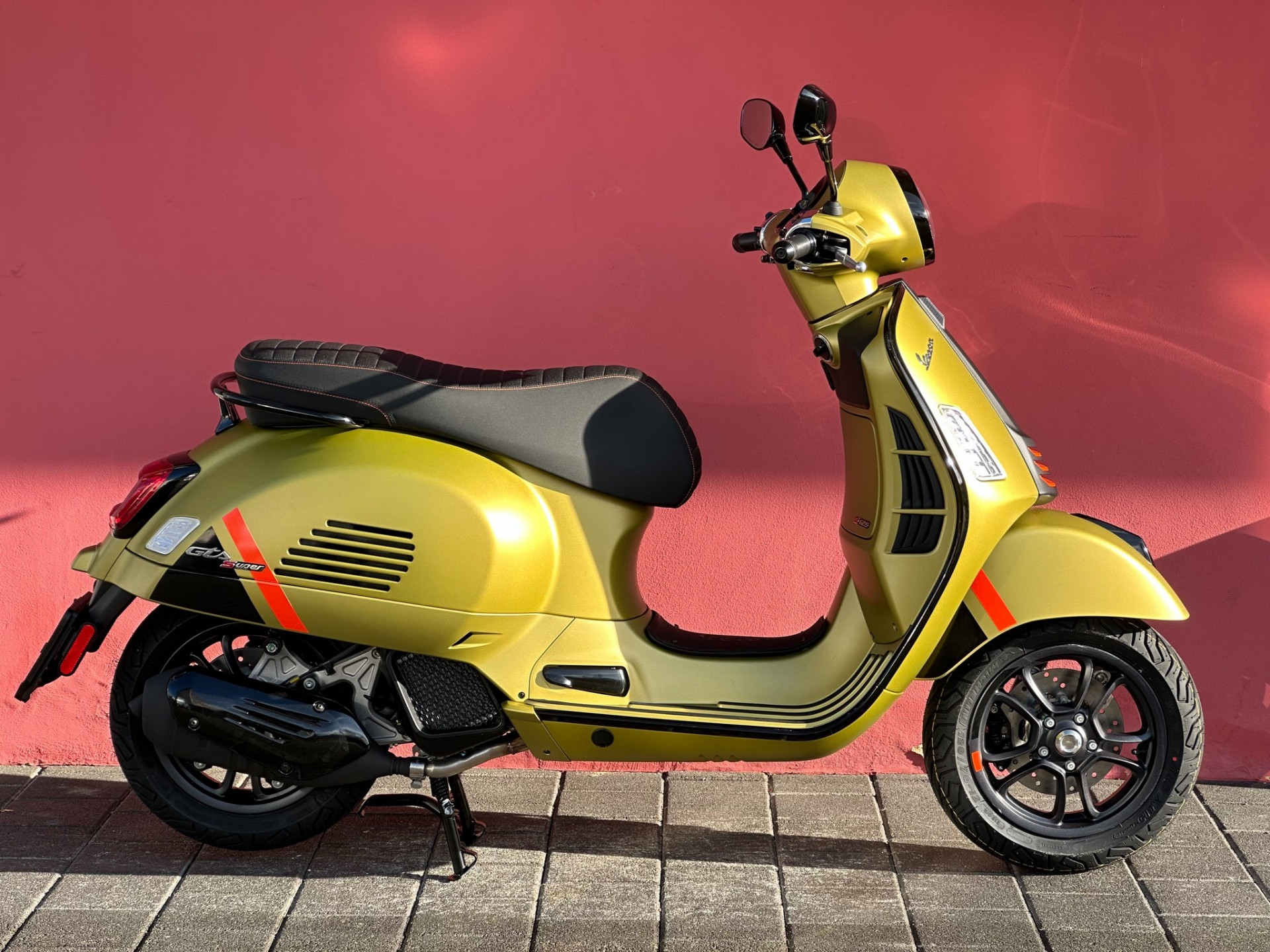 PIAGGIO Vespa GTS 300 Super Sport ABS - 4 Jahre Garantie + Gratis Topcase-image-1