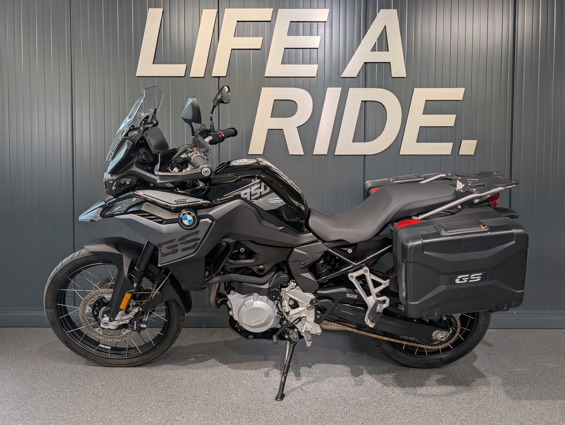 BMW F 850 GS-showroom-element-2