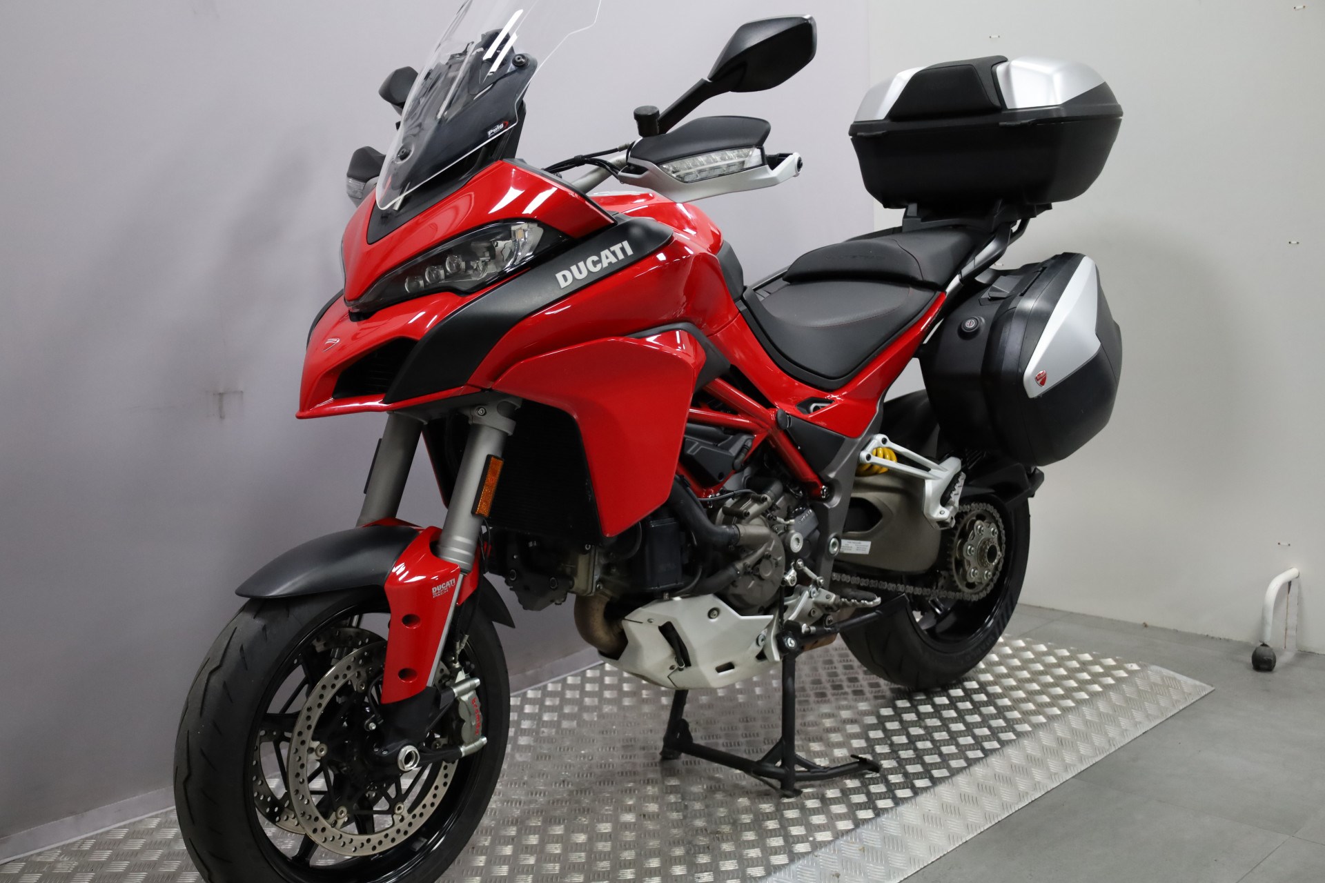 DUCATI Multistrada 1200 ** Garantie jusqu'au 08.07.2025 **-showroom-element-3
