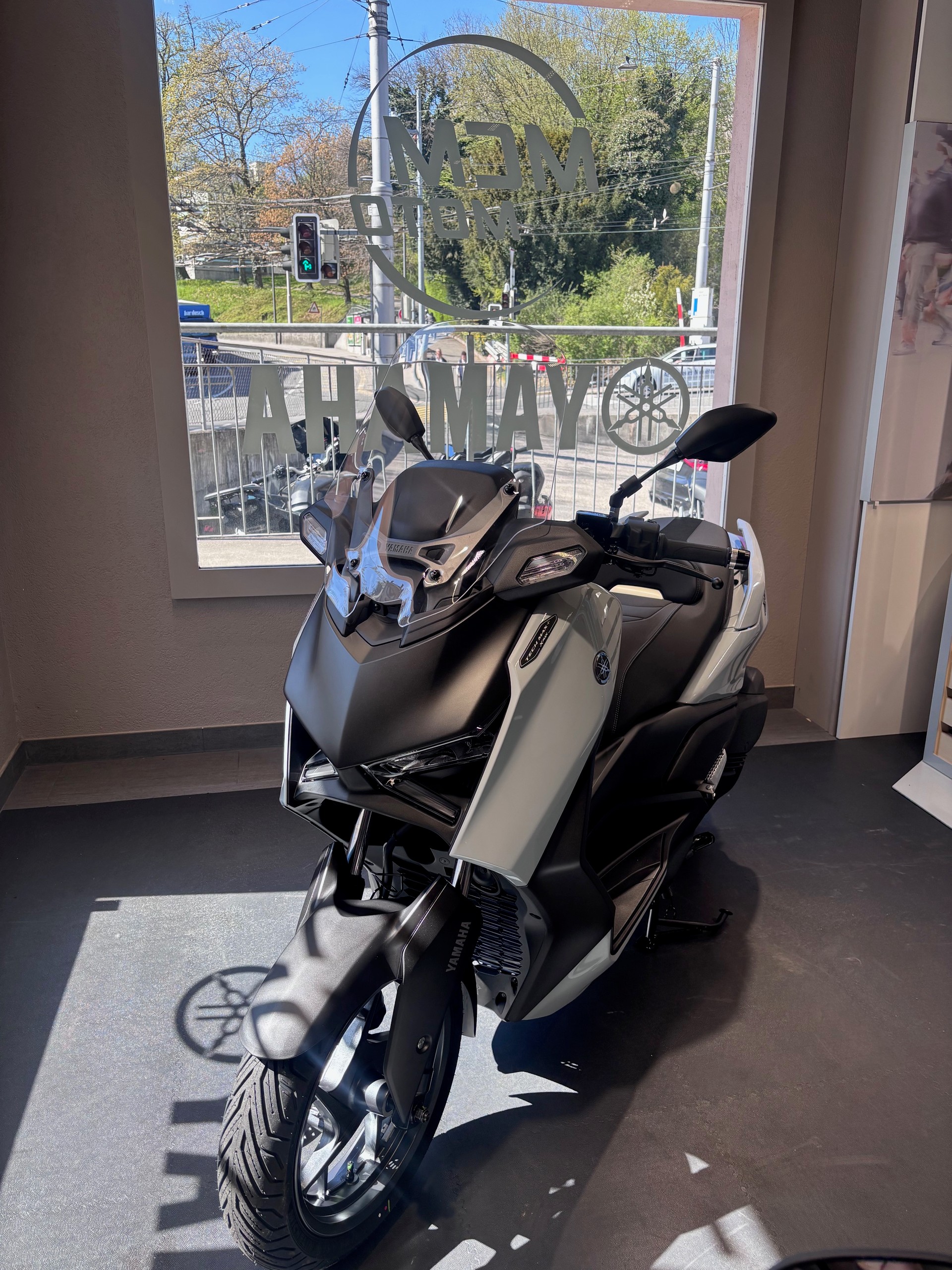 YAMAHA X-MAX 300 TECHMAX+