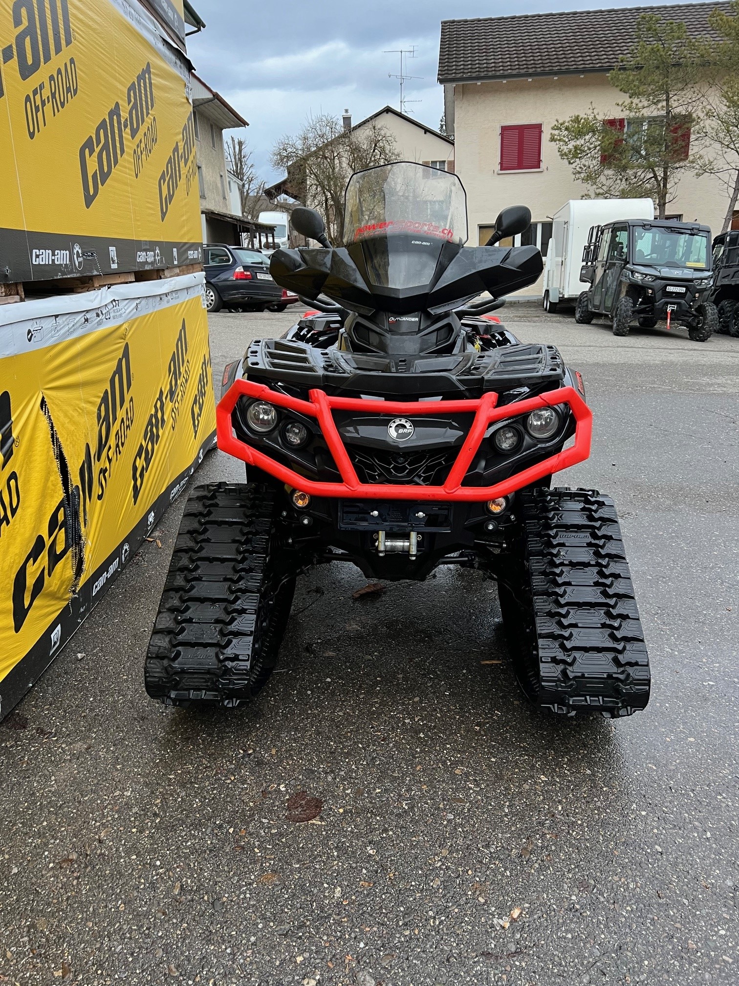 CAN-AM Outlander 650 Max XT-showroom-element-1