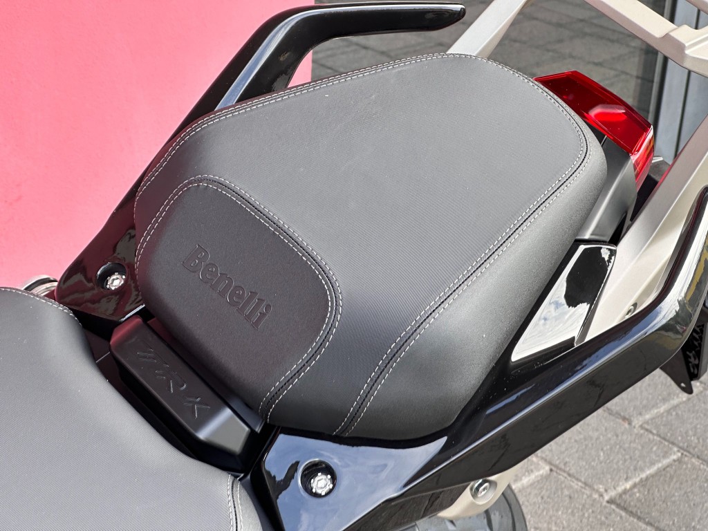 BENELLI TRK 702-showroom-element-2