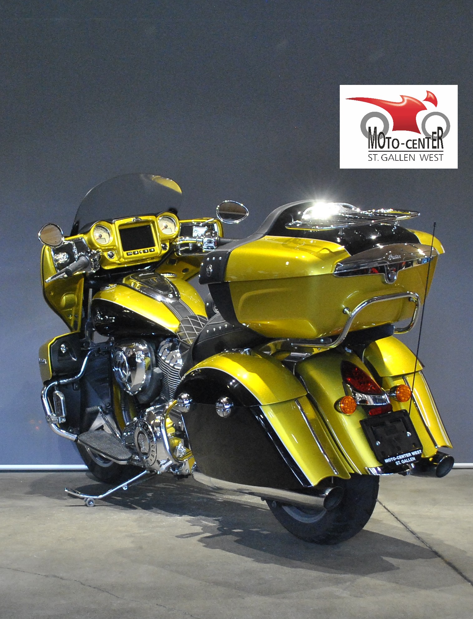 INDIAN Roadmaster-showroom-element-3