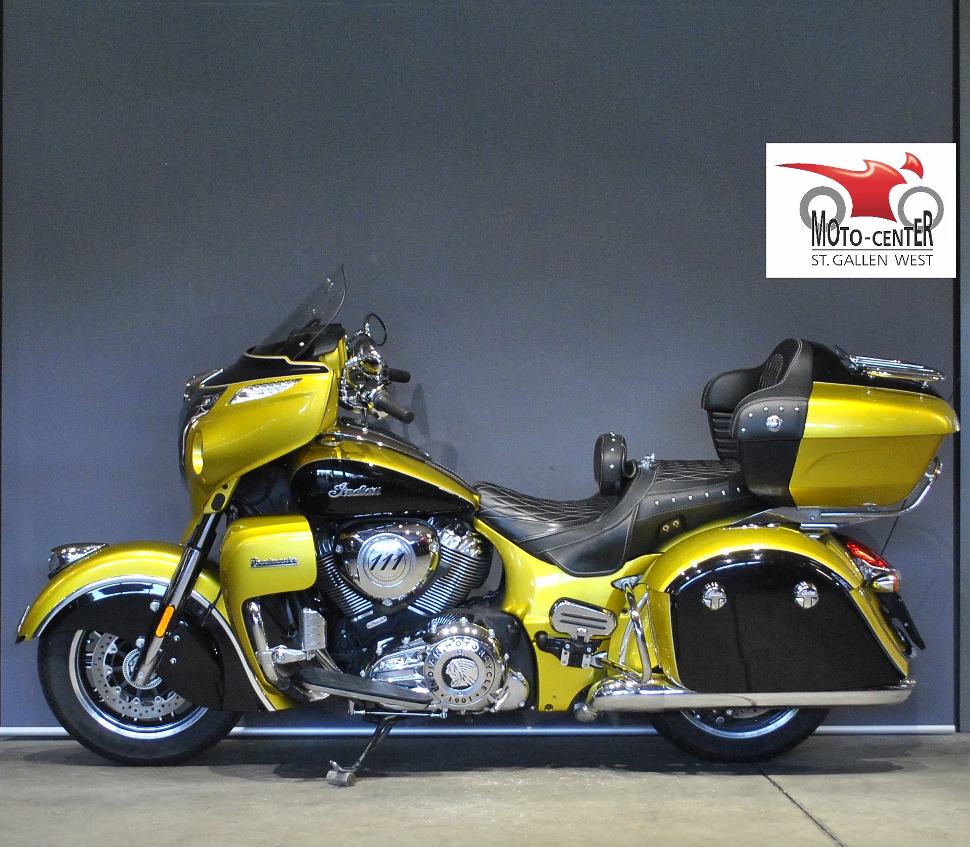 INDIAN Roadmaster-showroom-element-2