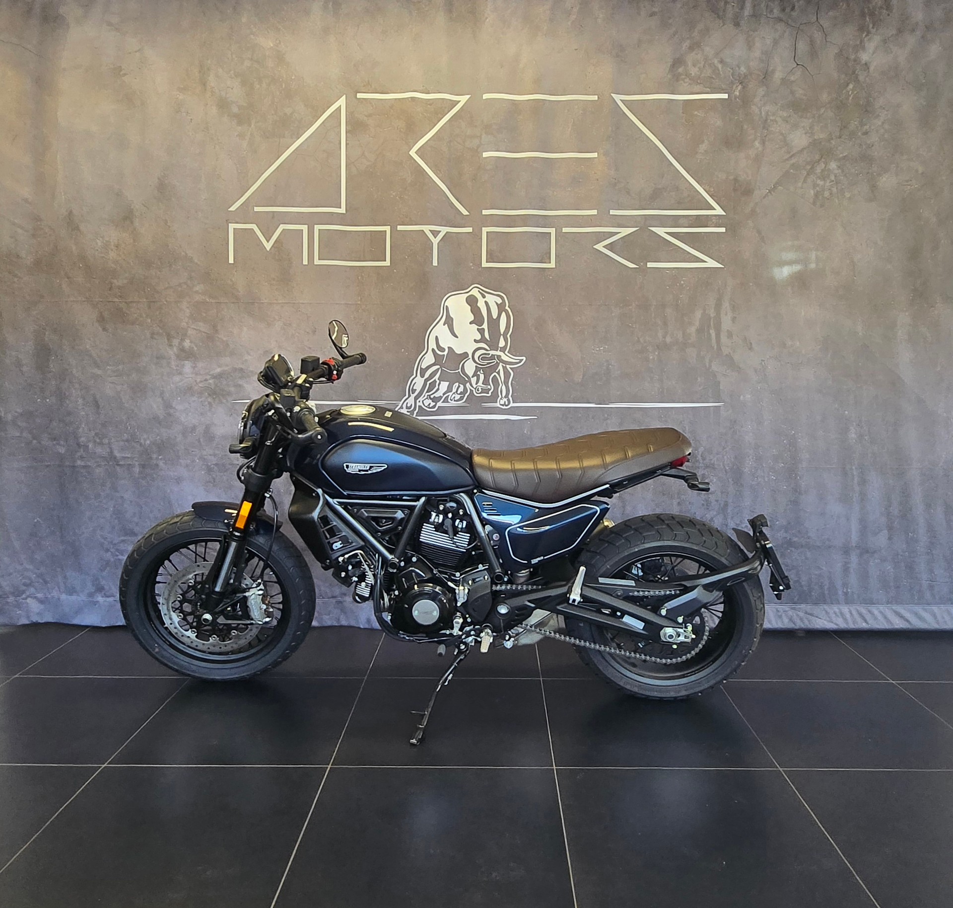 DUCATI Scrambler 803 Nightshift // LEASING 1,99% ARES MOTORS-showroom-element-1