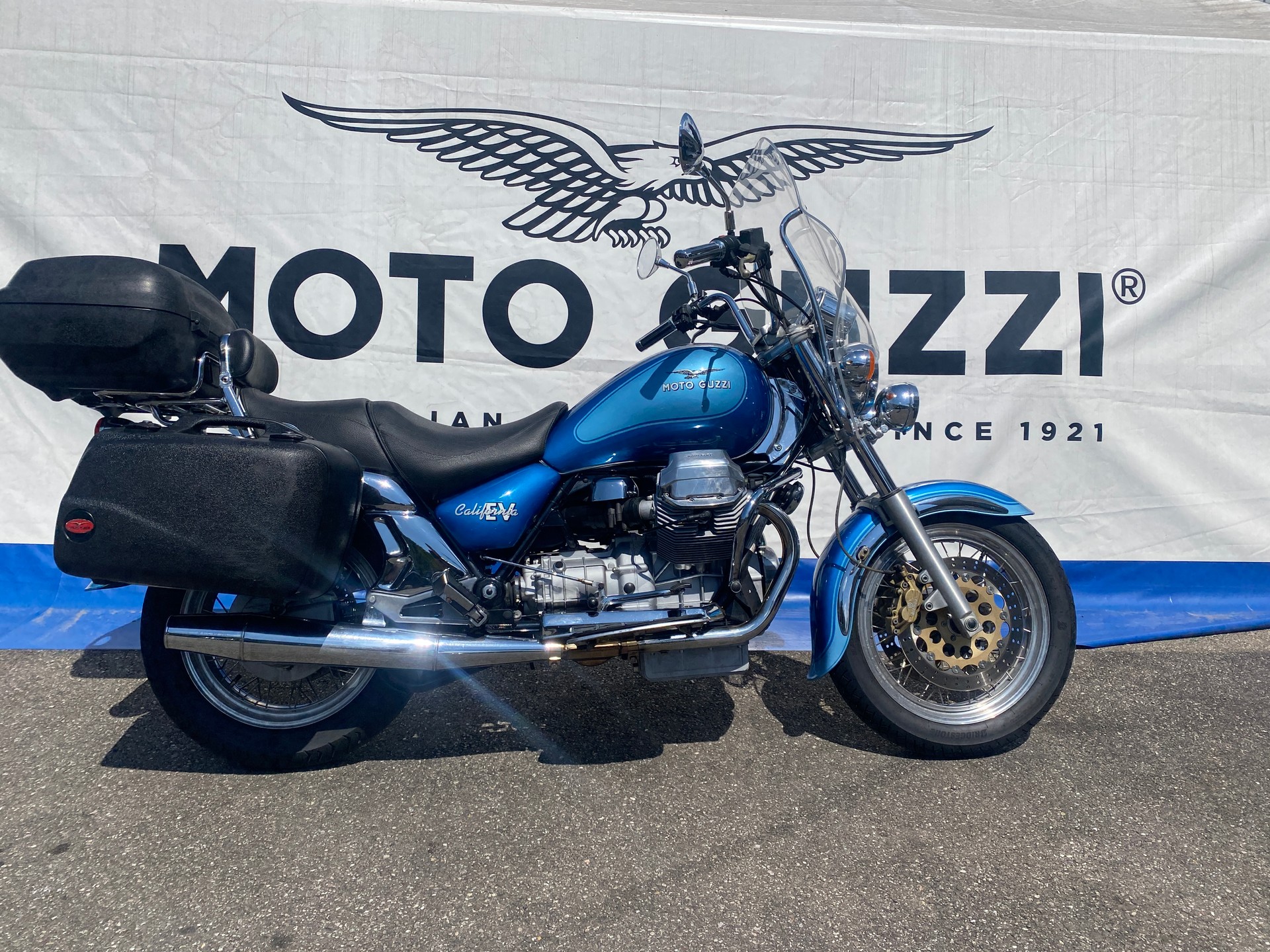 MOTO GUZZI California 1100 EV-showroom-element-1