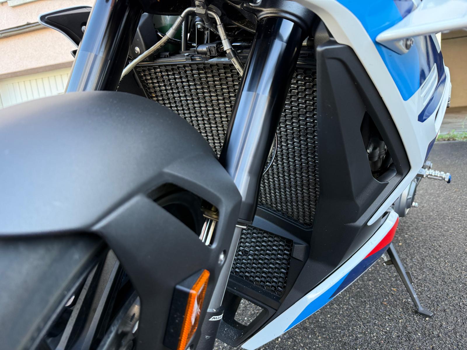 BMW M 1000 R-image-7