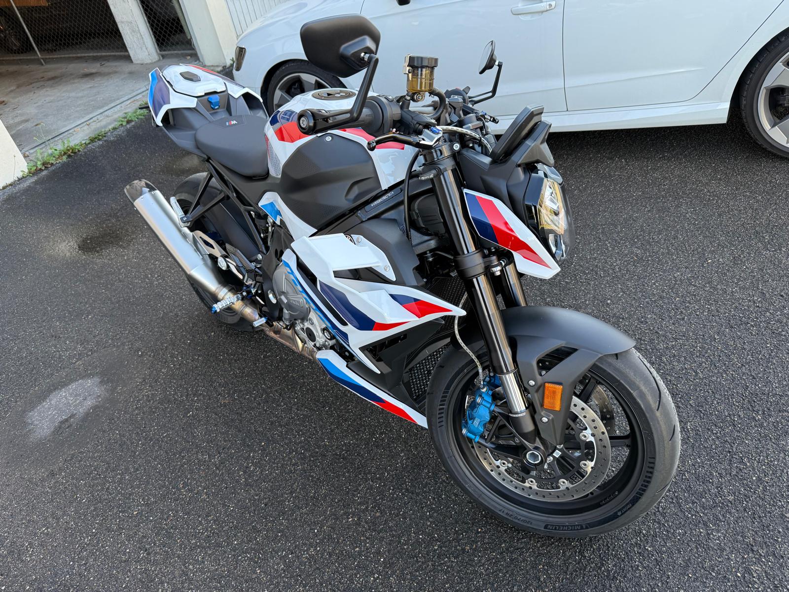 BMW M 1000 R-image-1