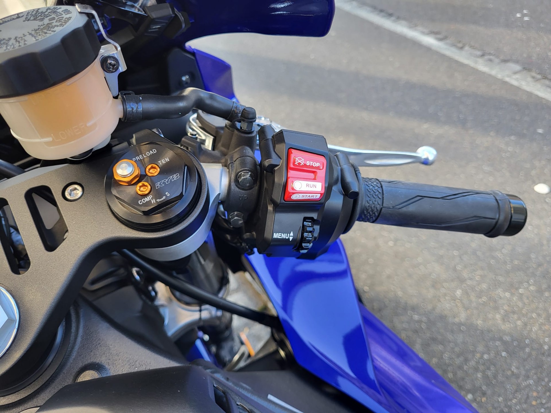 YAMAHA YZF-R1 ABS-showroom-element-3