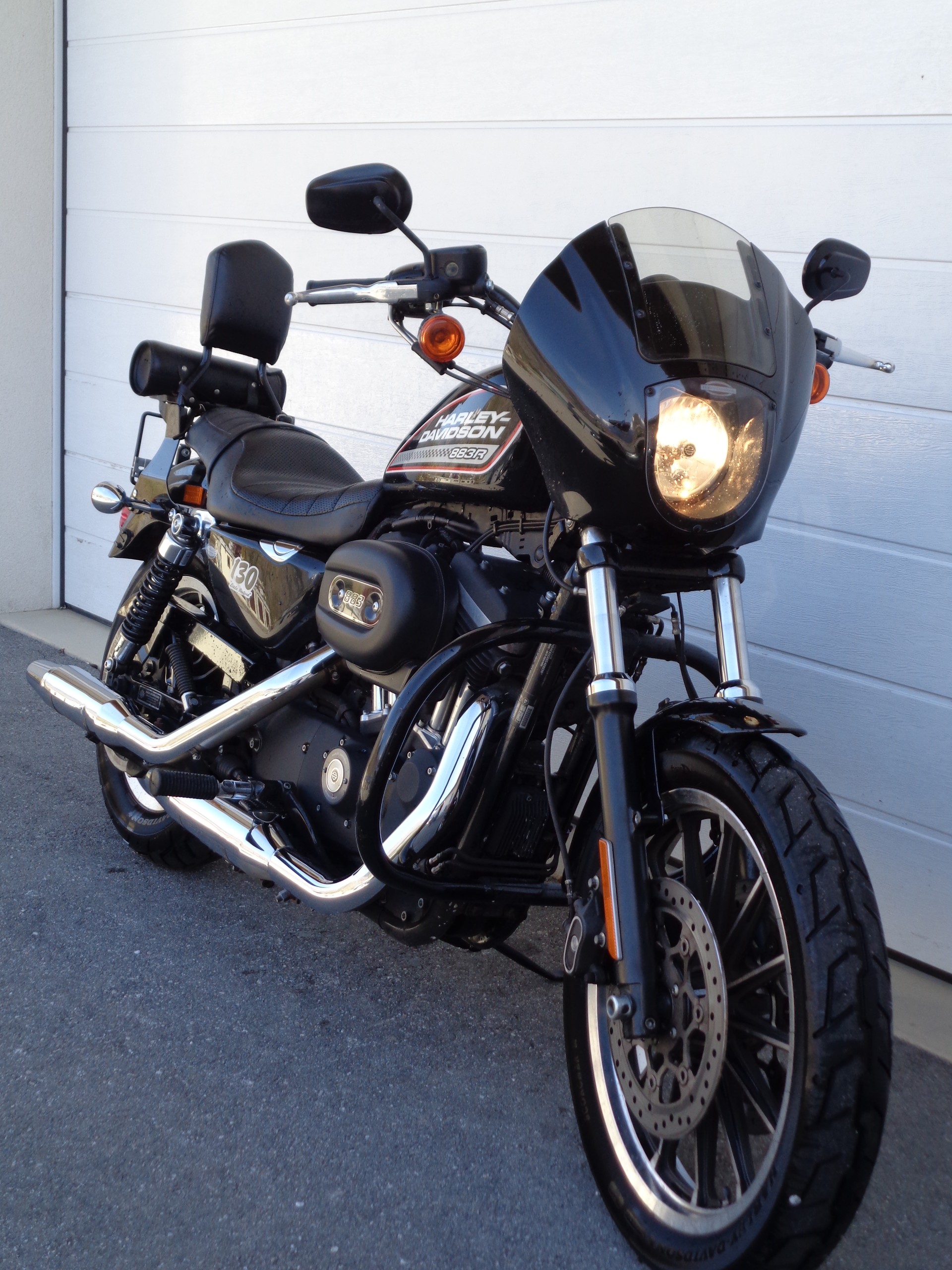 HARLEY-DAVIDSON XL 883 R Sportster Roadster ABS (35kW)-showroom-element-1