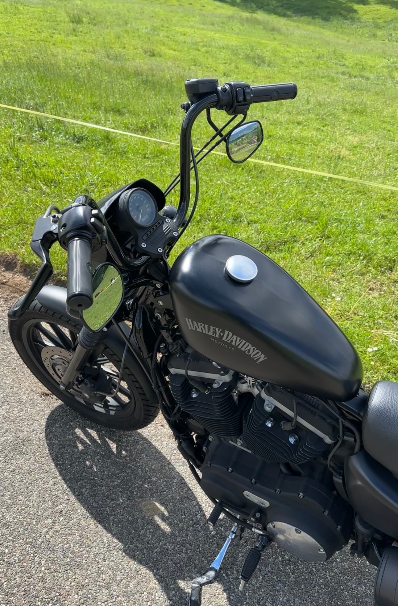 HARLEY-DAVIDSON XL 883 N Sportster Iron-image-3