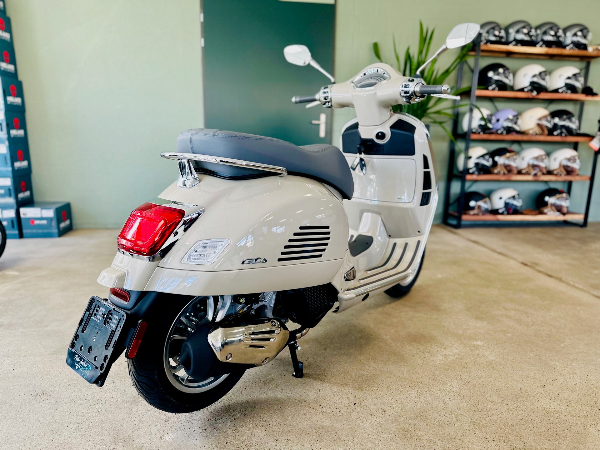 PIAGGIO Vespa GTS 125 RST Euro 5+-image-2