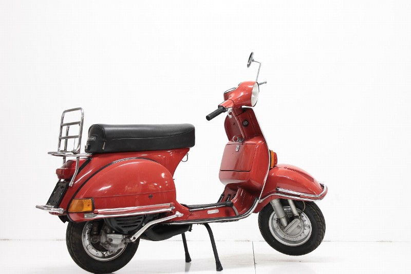 PIAGGIO Vespa 125-showroom-element-2