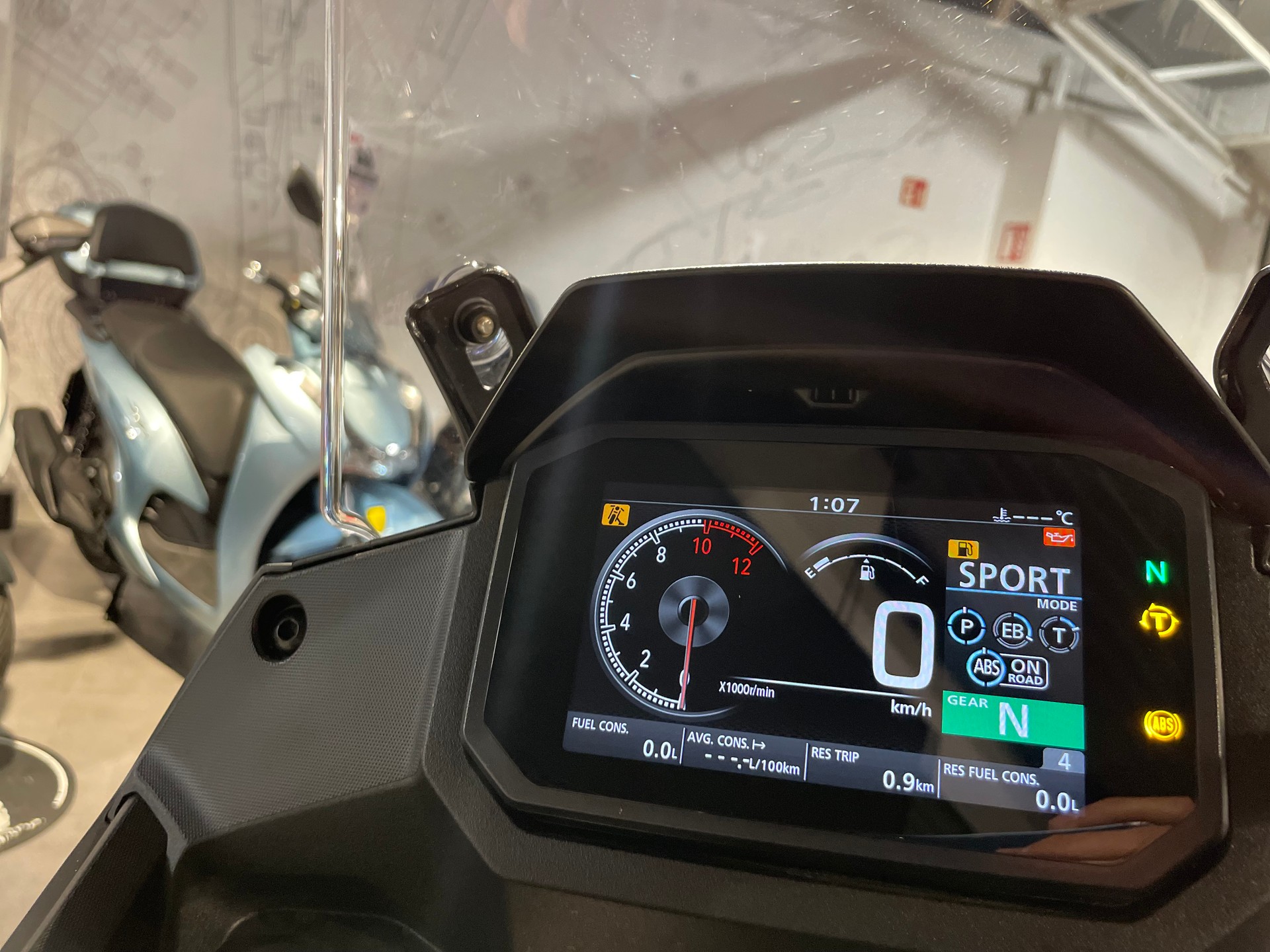 HONDA XL 750 Transalp-showroom-element-3